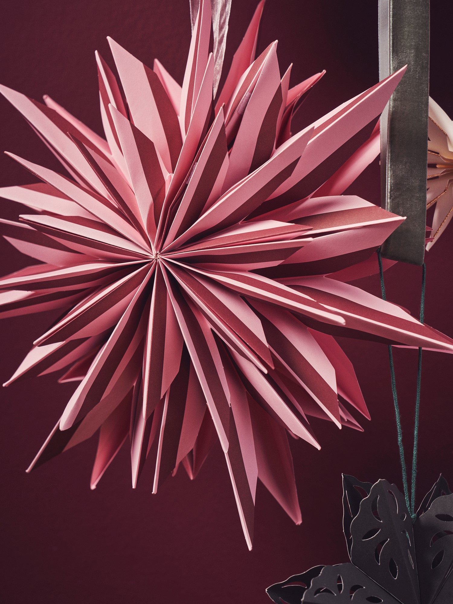 Hanging star Ø30 Paper. Ø30 cm.