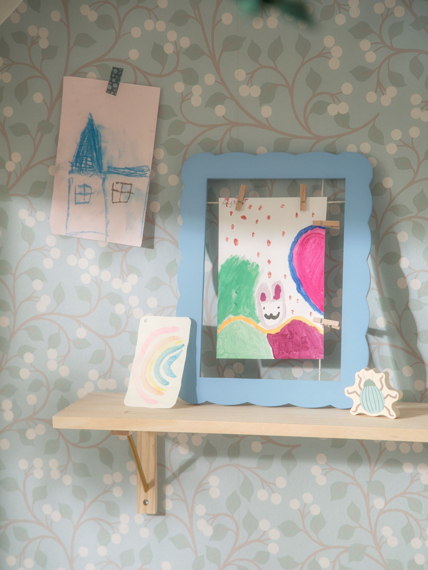 Small children's frame Poplar wood. 25 x 33 cm.