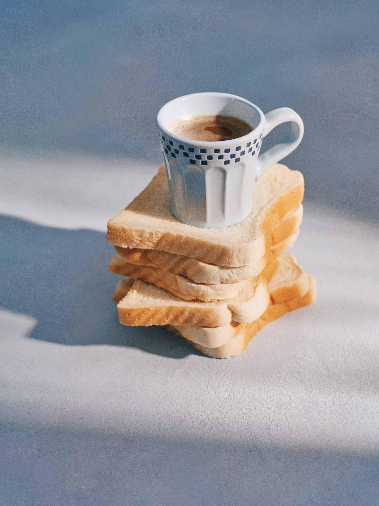 Espresso mug Stoneware. Ø6 x 5.8 cm.