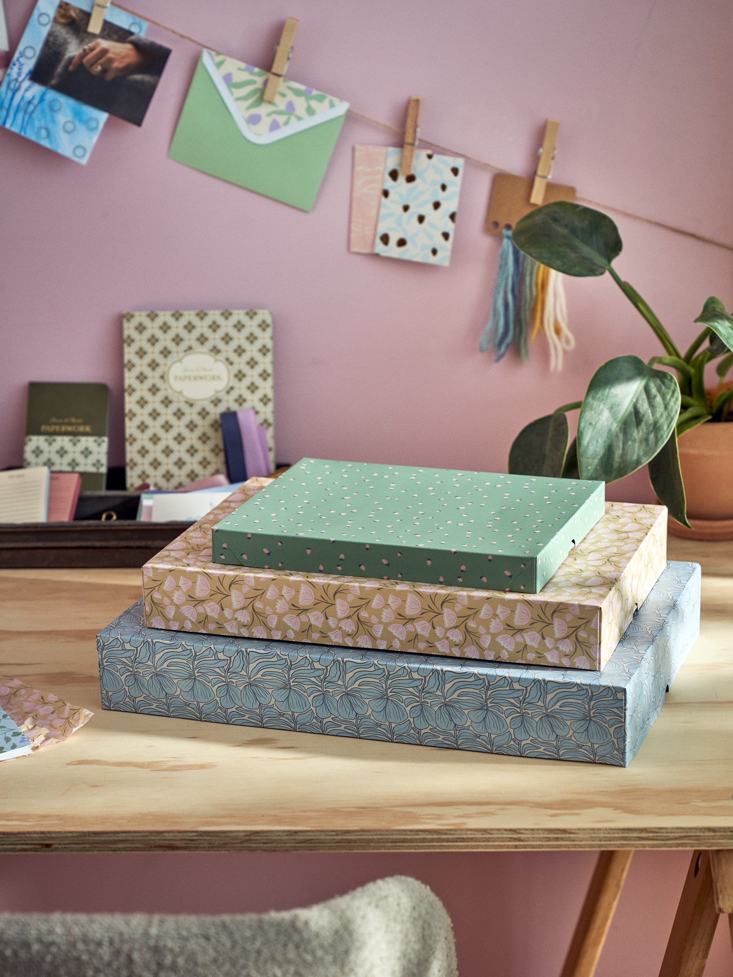 Gift box set Paper. 3 pcs.