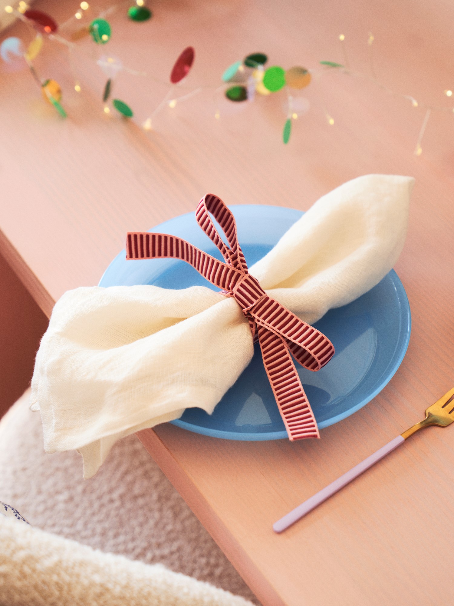 Reusable plastic plates for children 2 pcs.