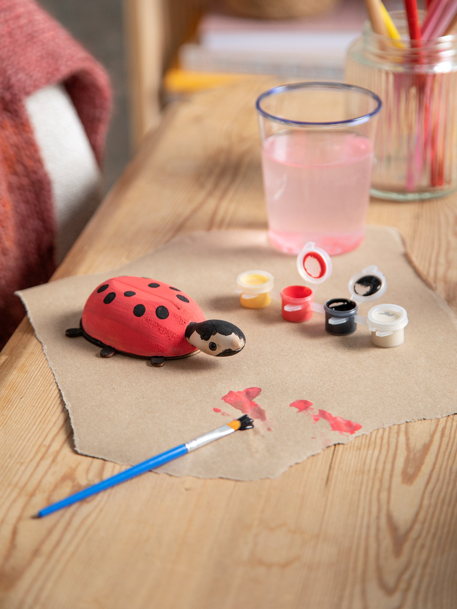 DIY kit ladybird Poplar wood. Paint and brush included.