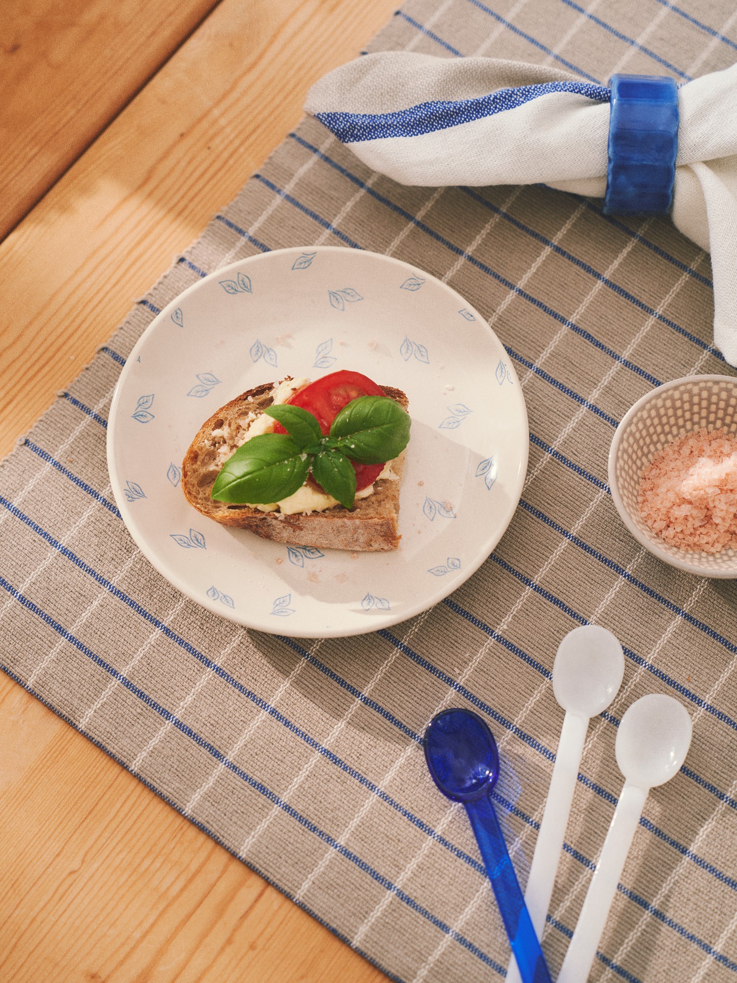 Plate Stoneware. Ø15.5 cm.