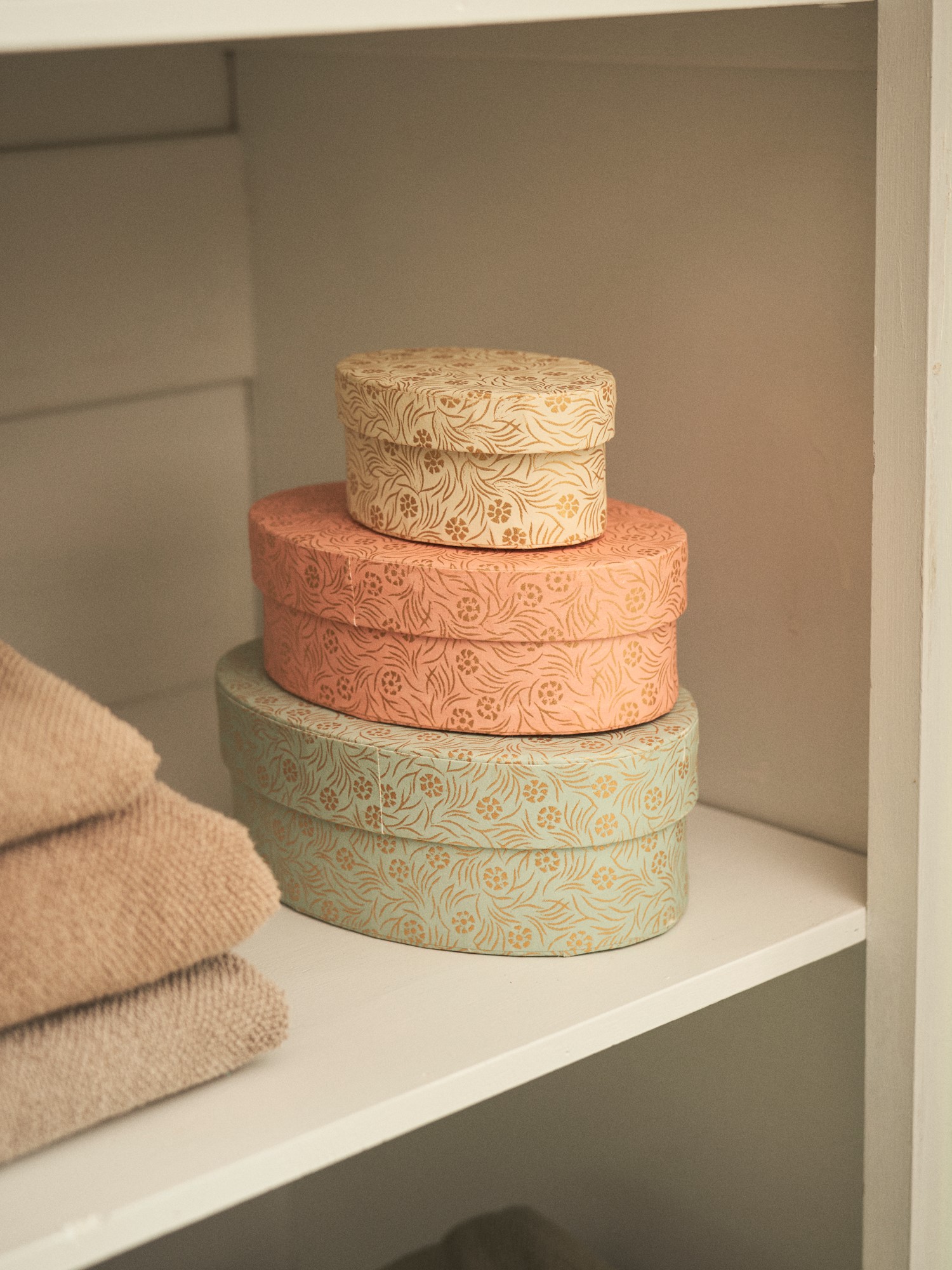 Storage box Cotton paper/cardboard. 12.5 x 8 x 5 cm.