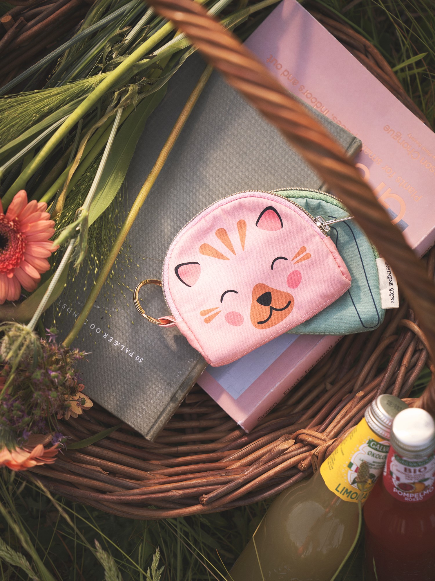 Coin purse 12 x 2 x 10 cm.