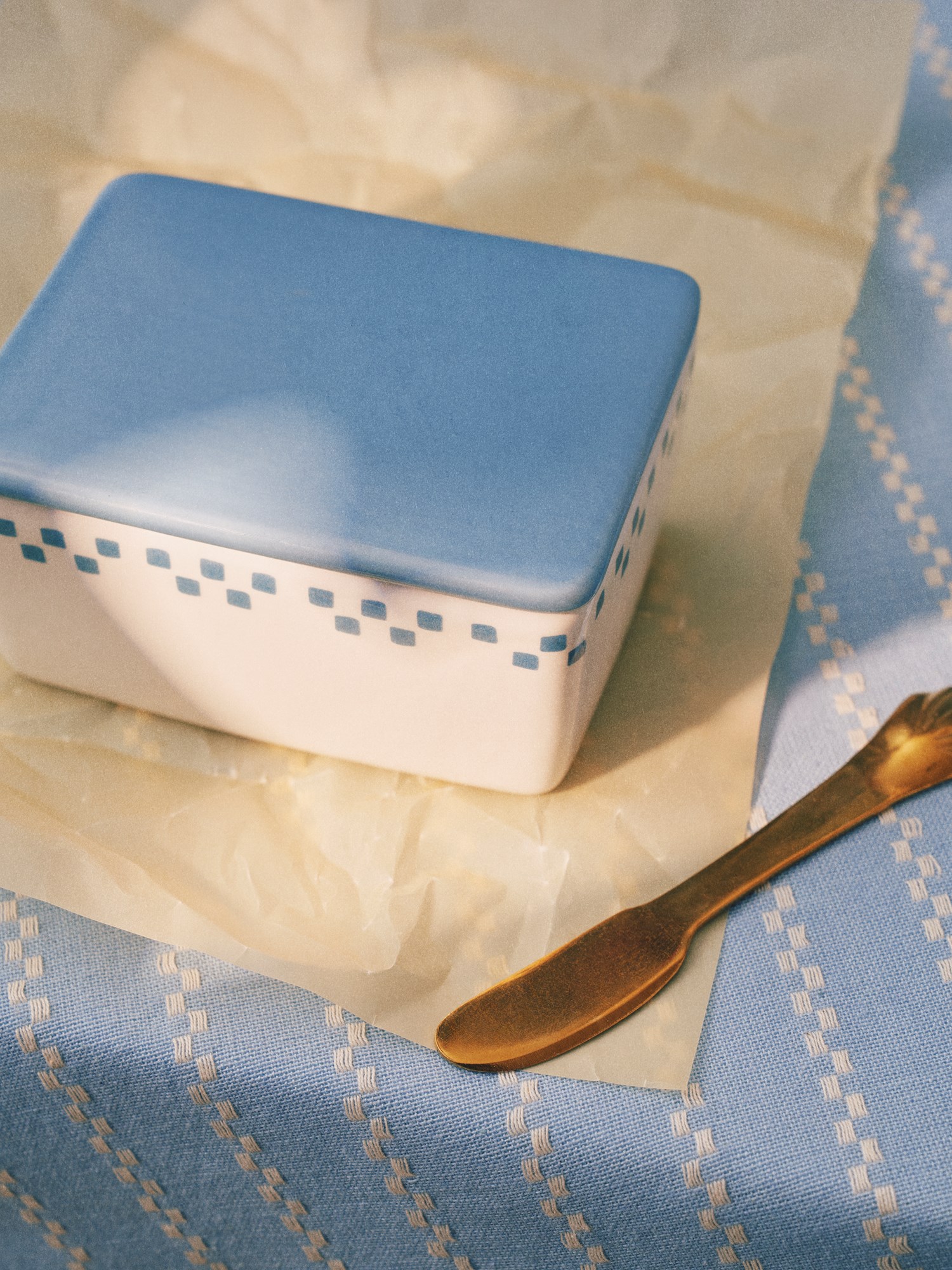 Butter dish Dolomite. 12.5 x 9 cm.