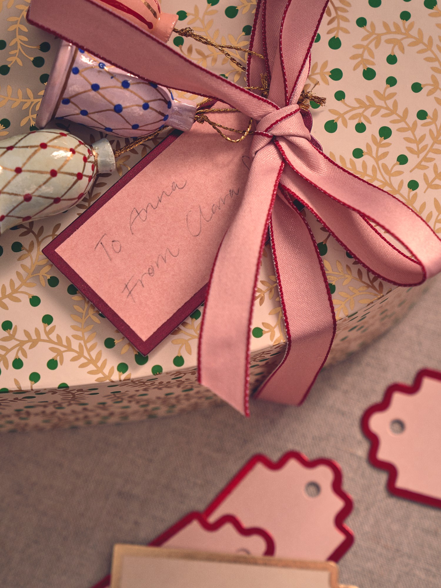 Gift labels Paper. 9 x 4.5 cm. 24 pcs.