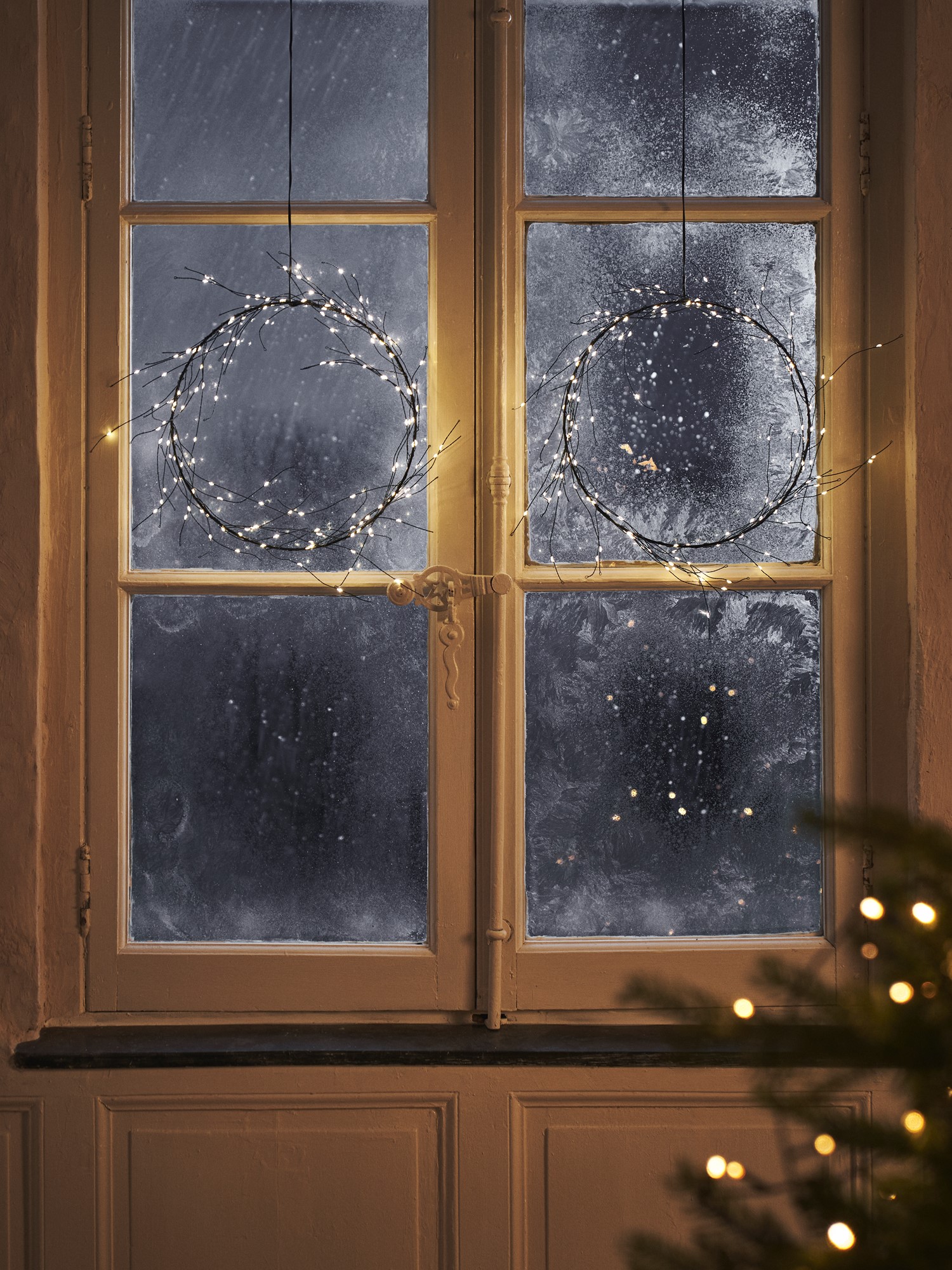 LED wreath Ø30 Ø30 cm and 86-90 cm.