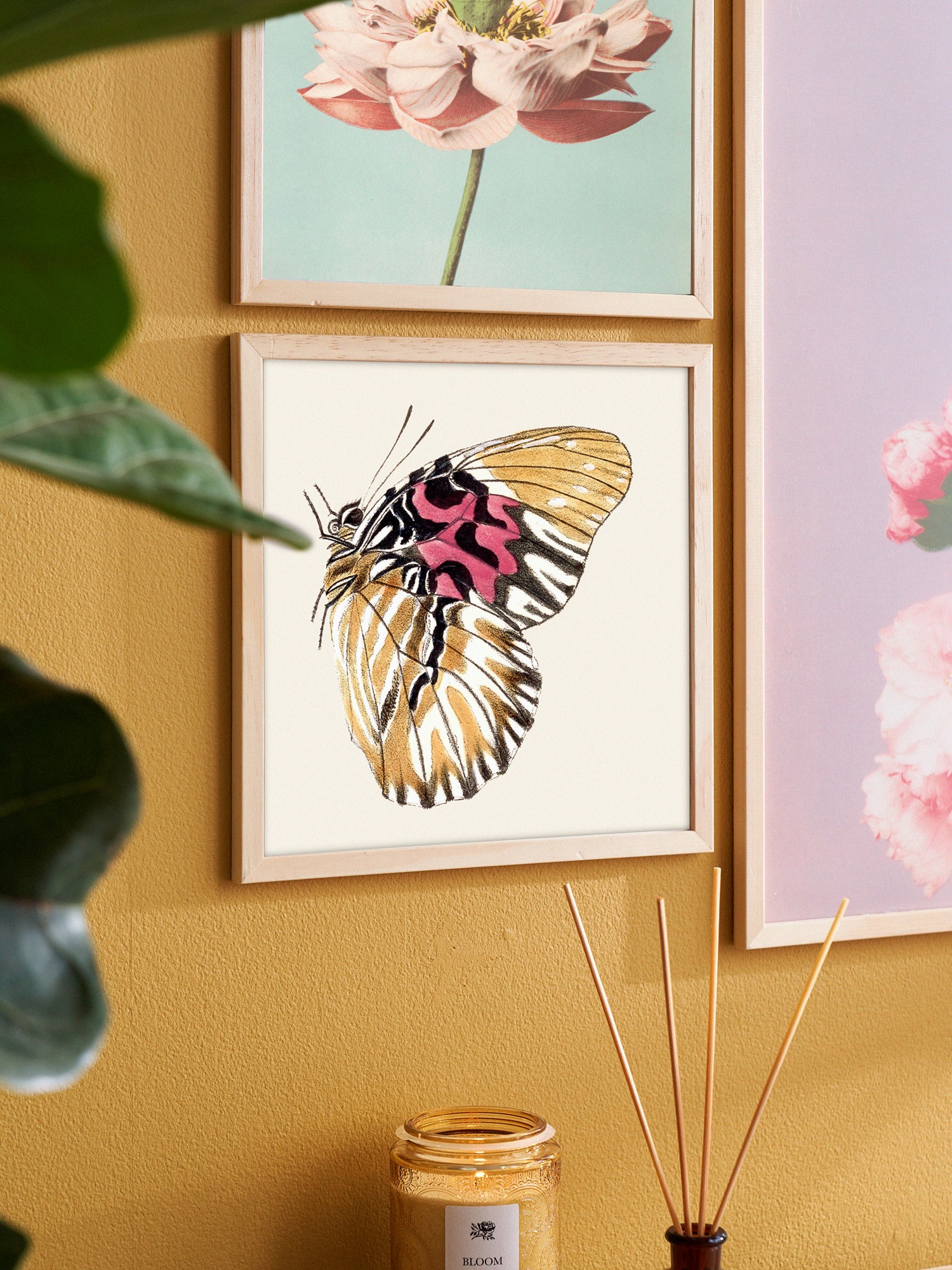 Poster 24 x 24 Paper. 24 x 24 cm.