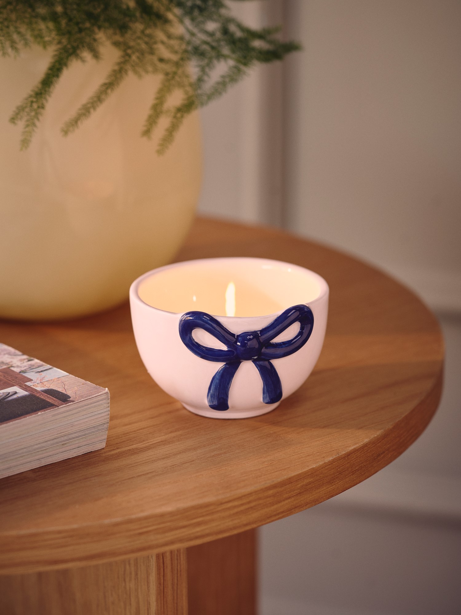 Tealight holder Porcelain. Ø7.2 x 5.3 cm.