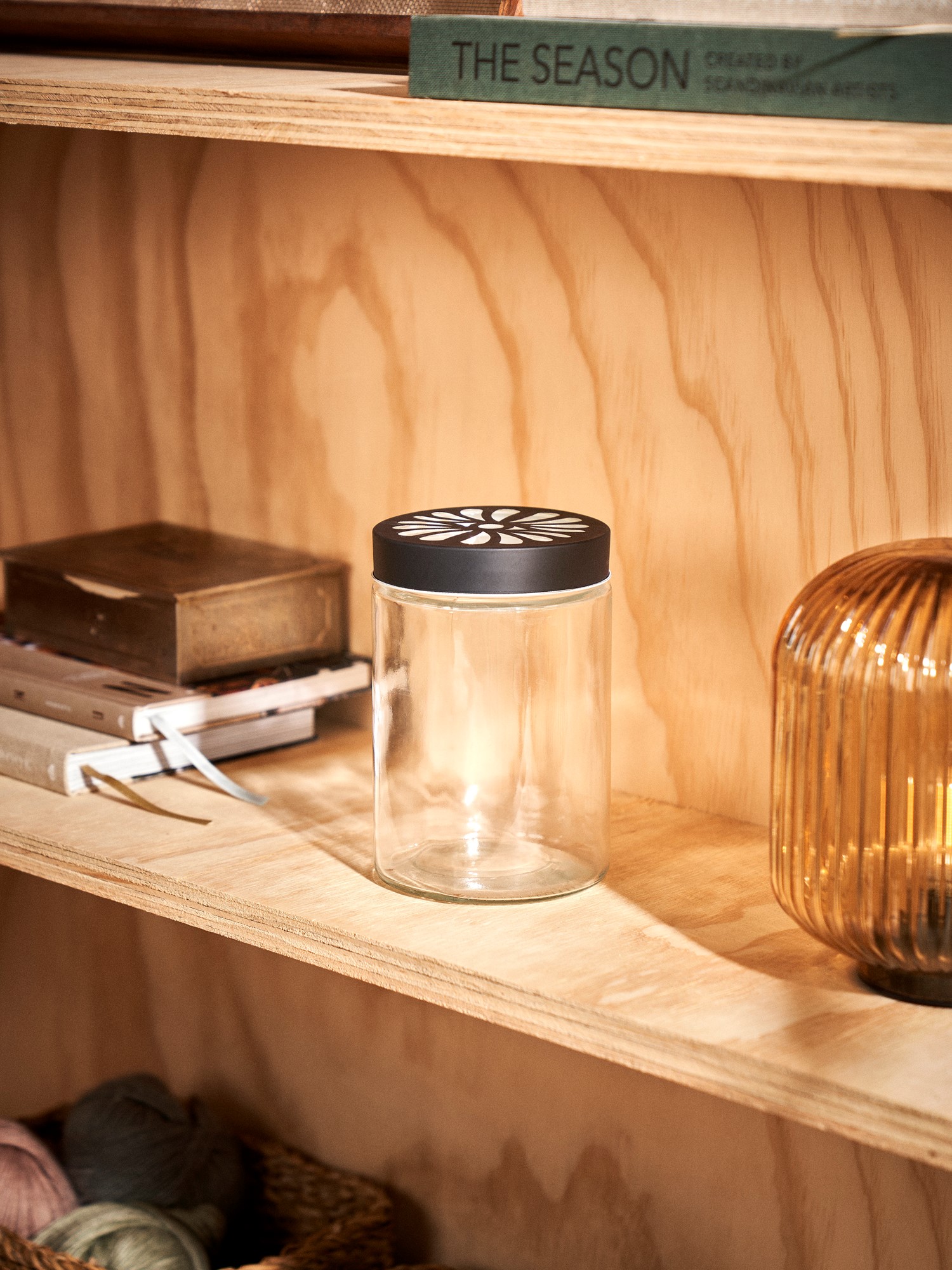 Vase Glass/metal. Ø11.3 x 16.6 cm.