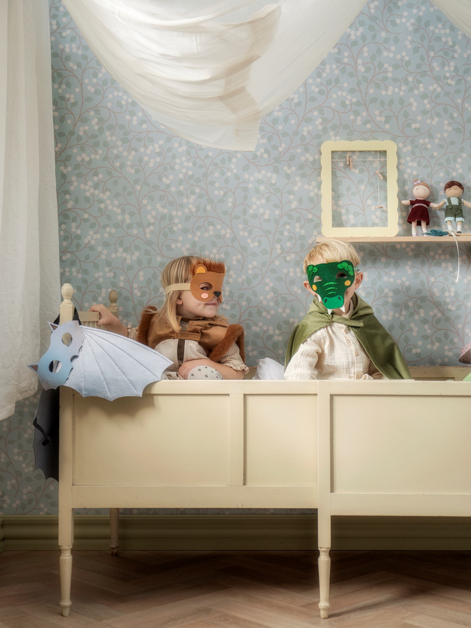 Dress-up mask crocodile