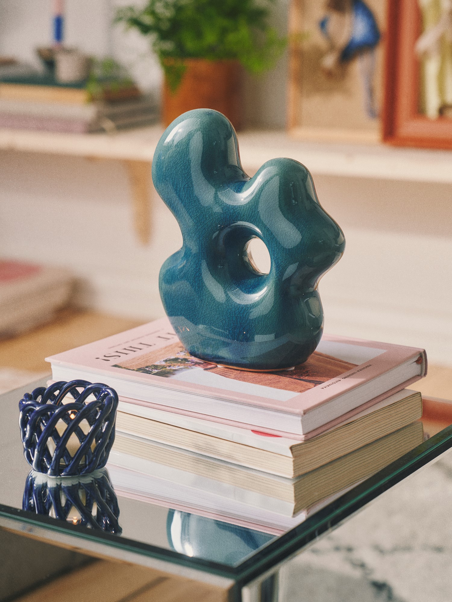 Decorative figurine Stoneware. 16.3 x 5 x 19 cm.