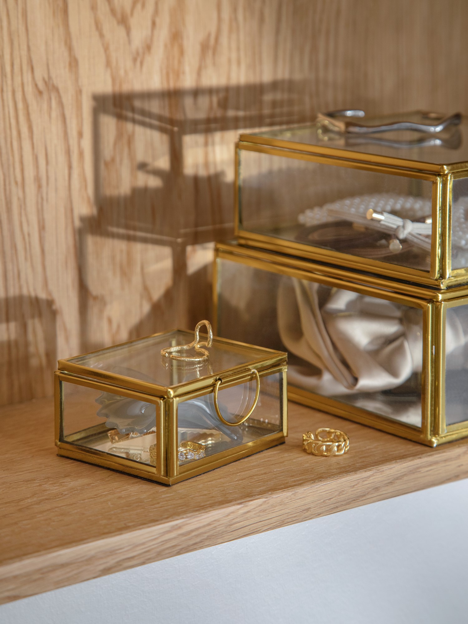 Jewellery box Glass/brass. 6 x 7.5 x 4 cm.