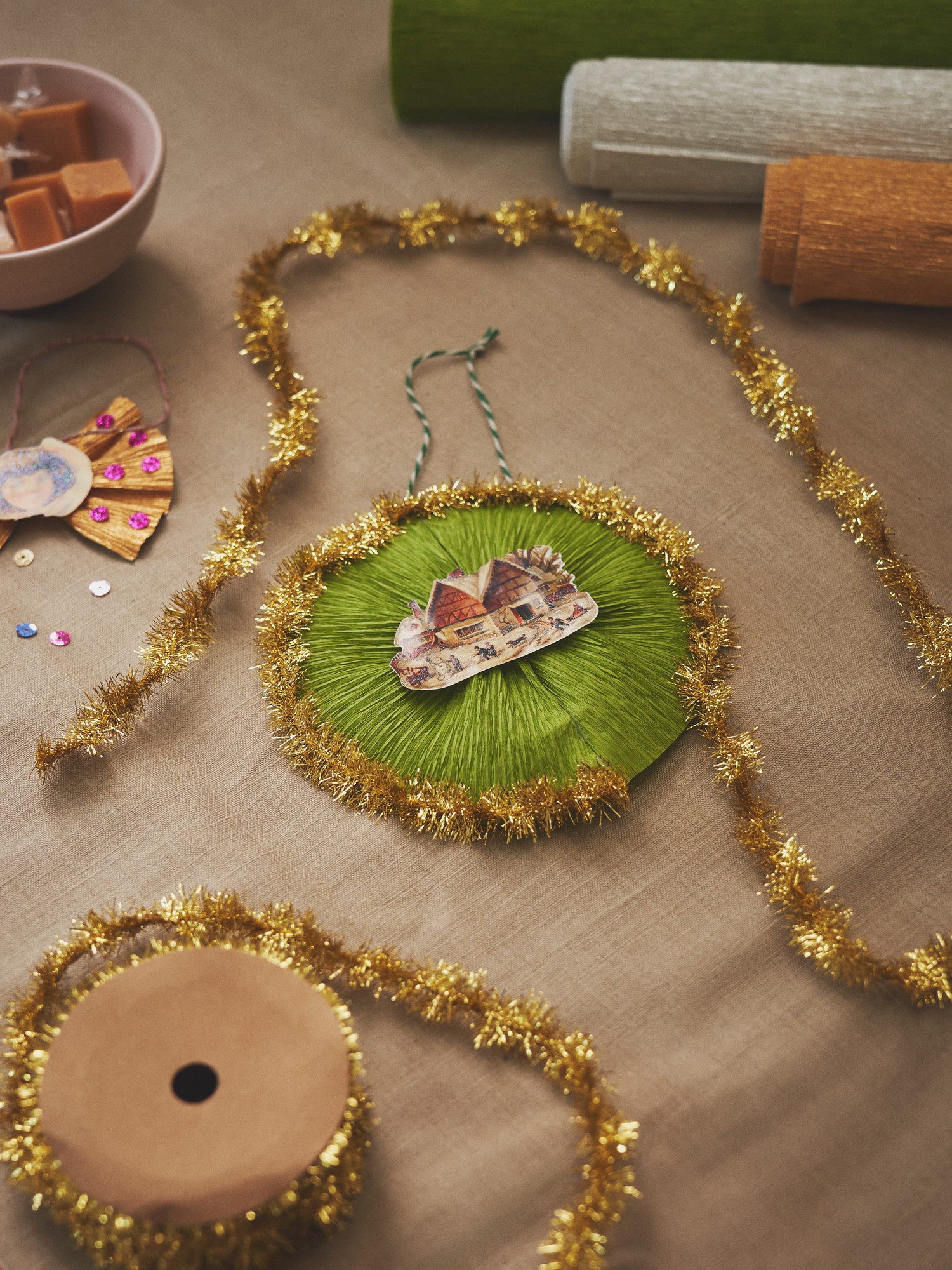 Crepe paper Paper. 25 x 240 cm.