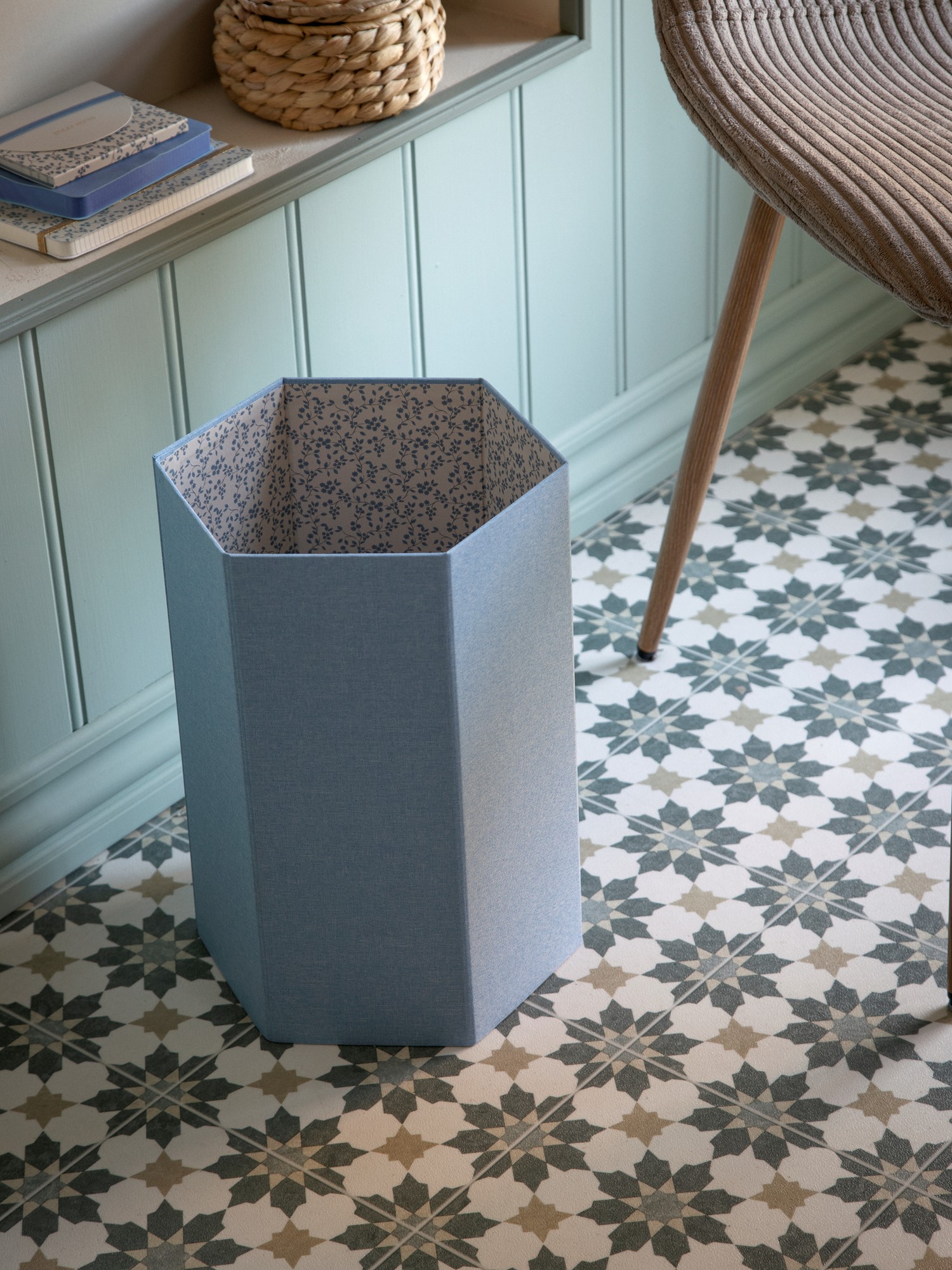 Foldable waste basket Paper. 24 x 25 cm.