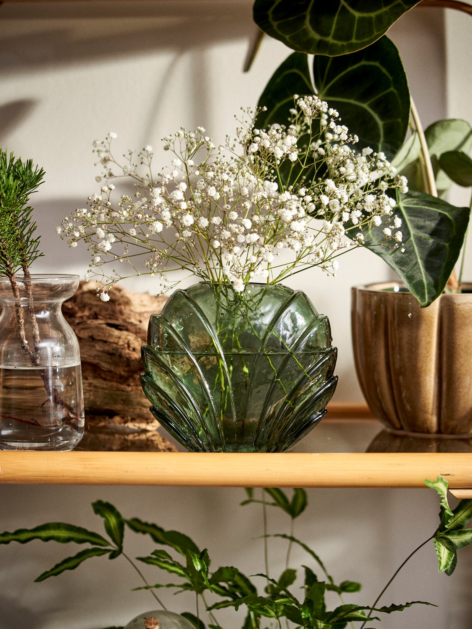 Vase Glass. 17 x 7.5 x 14.5 cm.