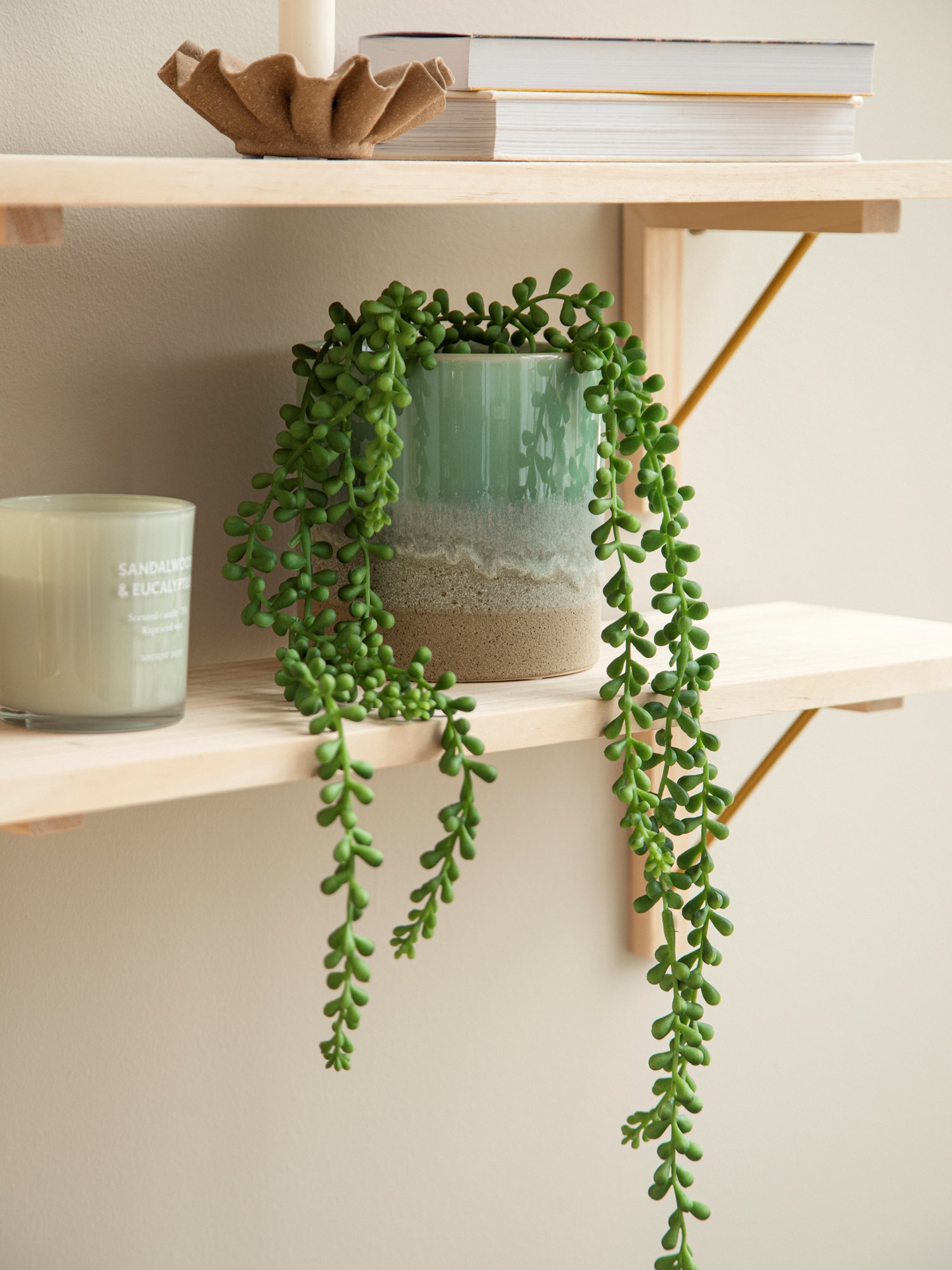 Artificial hanging plant in pot Ø9 x 47 cm.