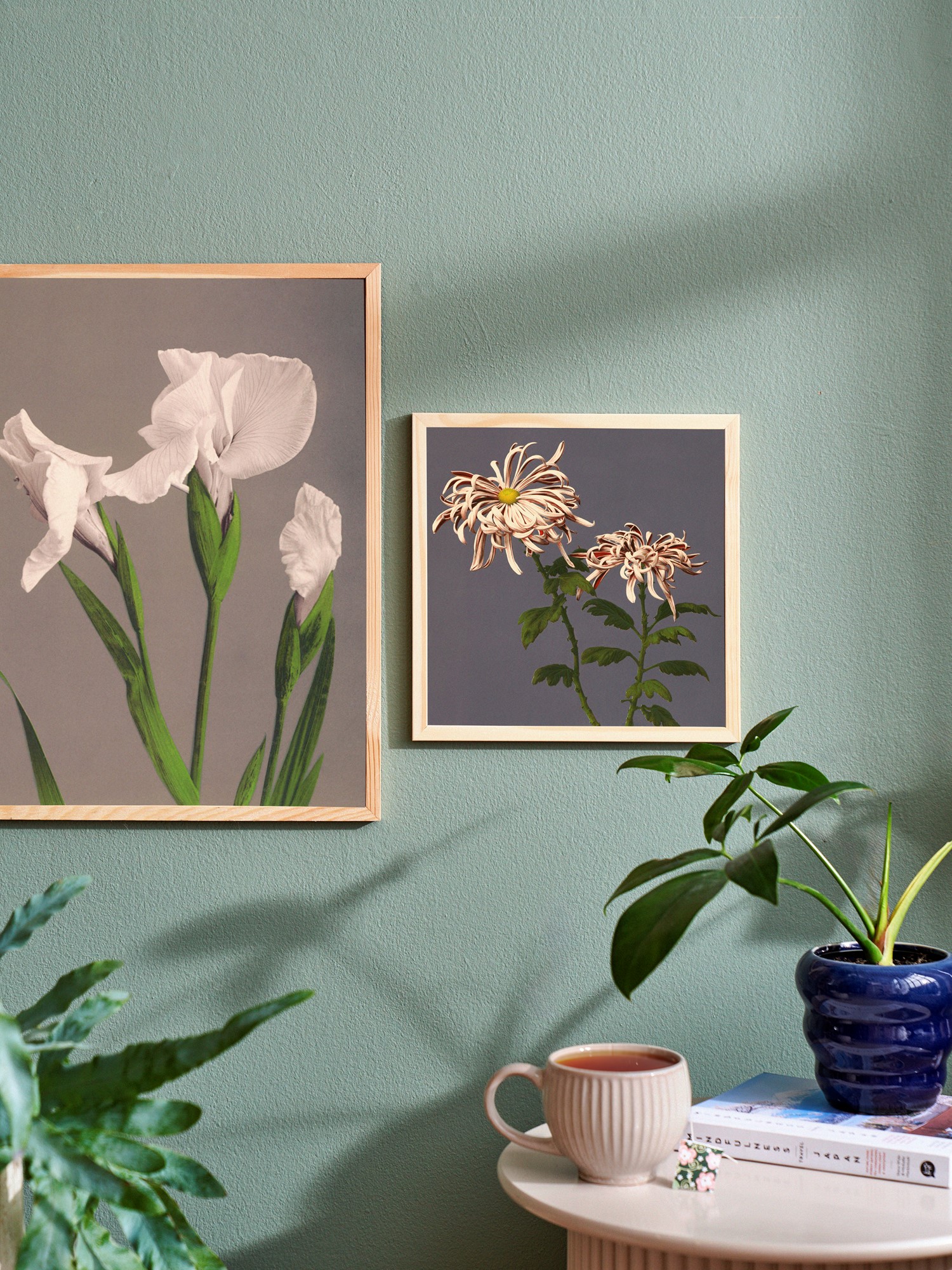 Poster 24 x 24 Paper. 24 x 24 cm.