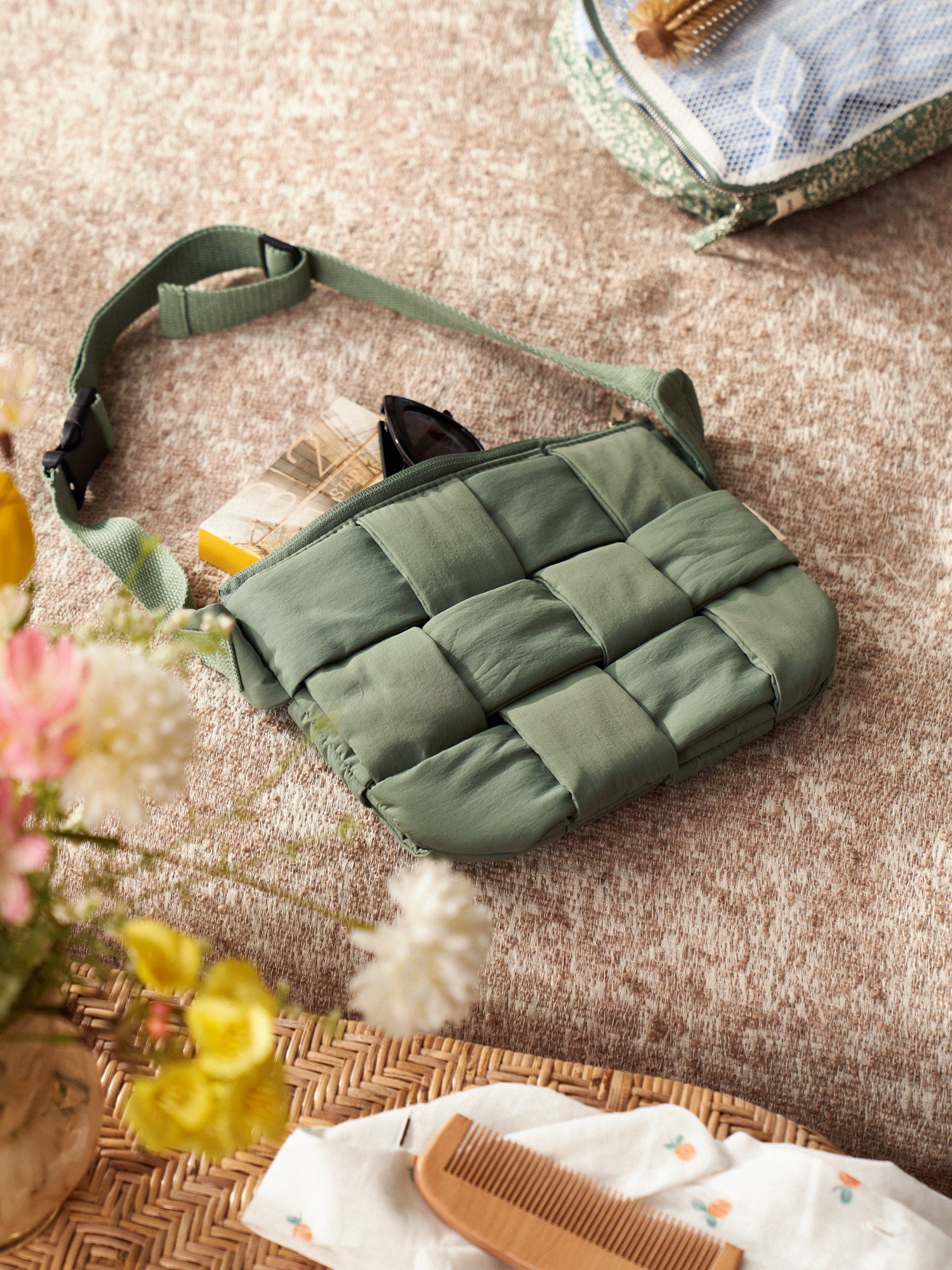 Bumbag Nylon/polyester filling. 5 x 19 x 17 cm.