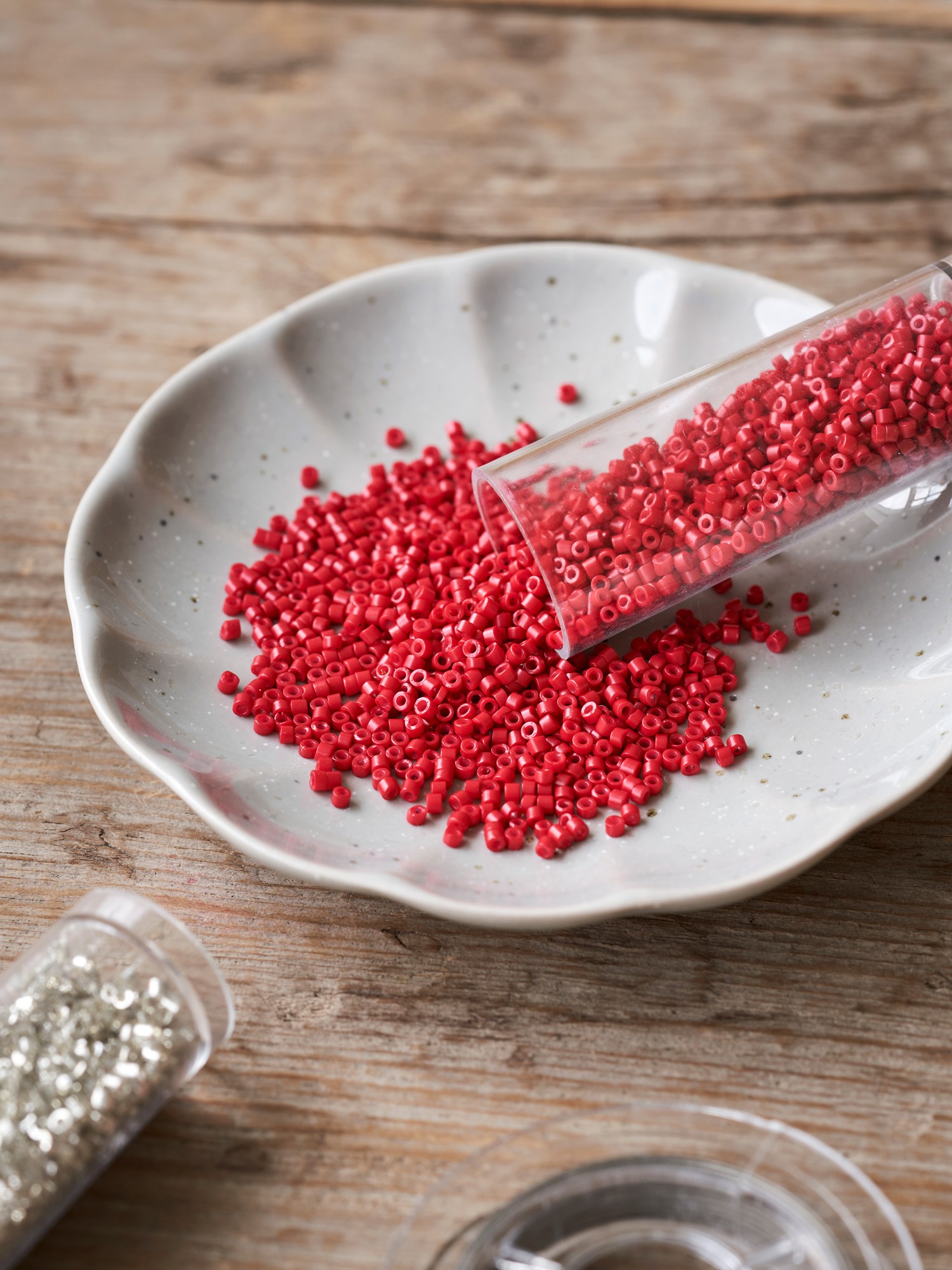 Beads Glass. 1.6 mm. 10 g.