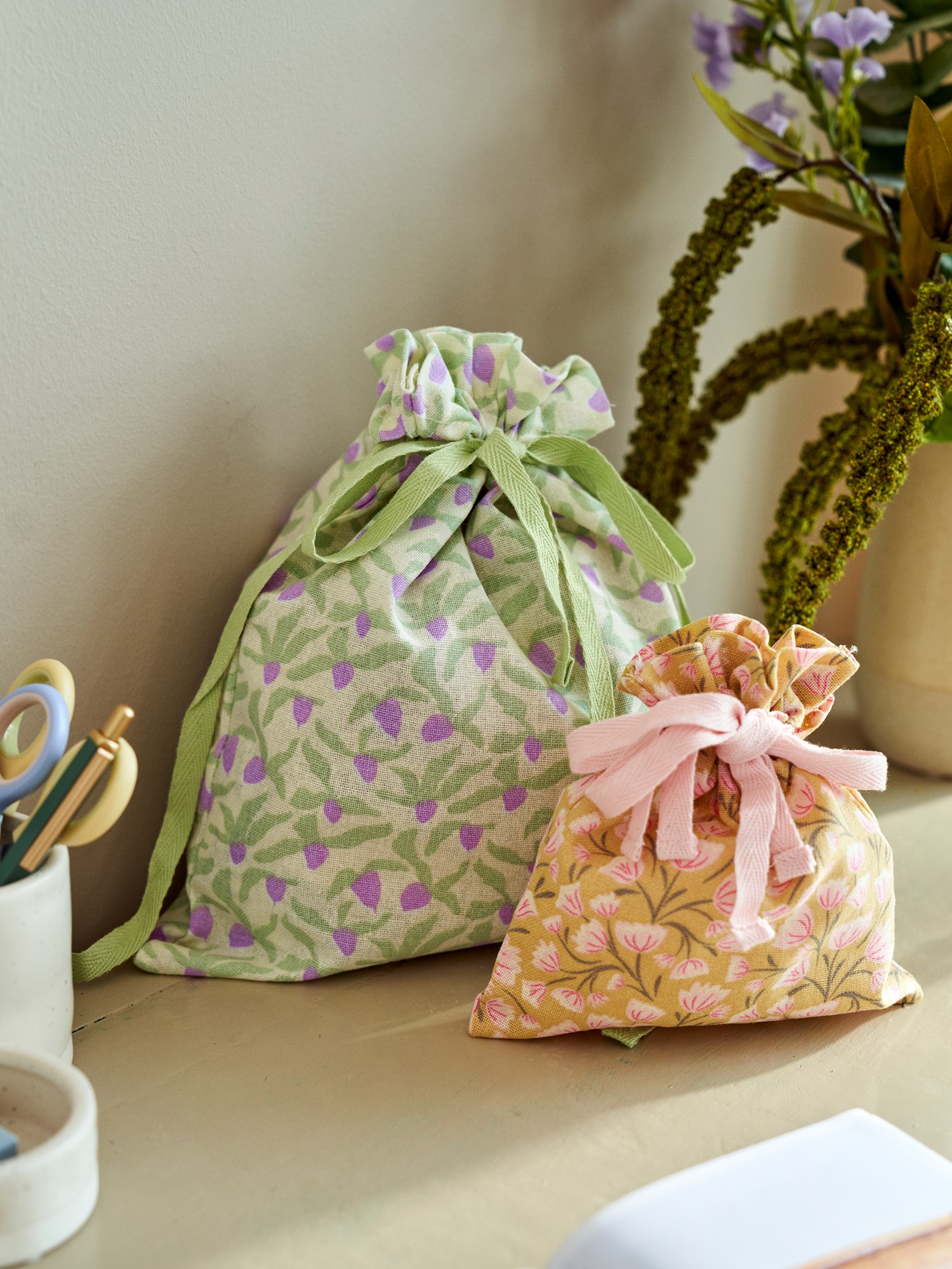 Fabric gift bag Cotton. 25 x 30 cm.