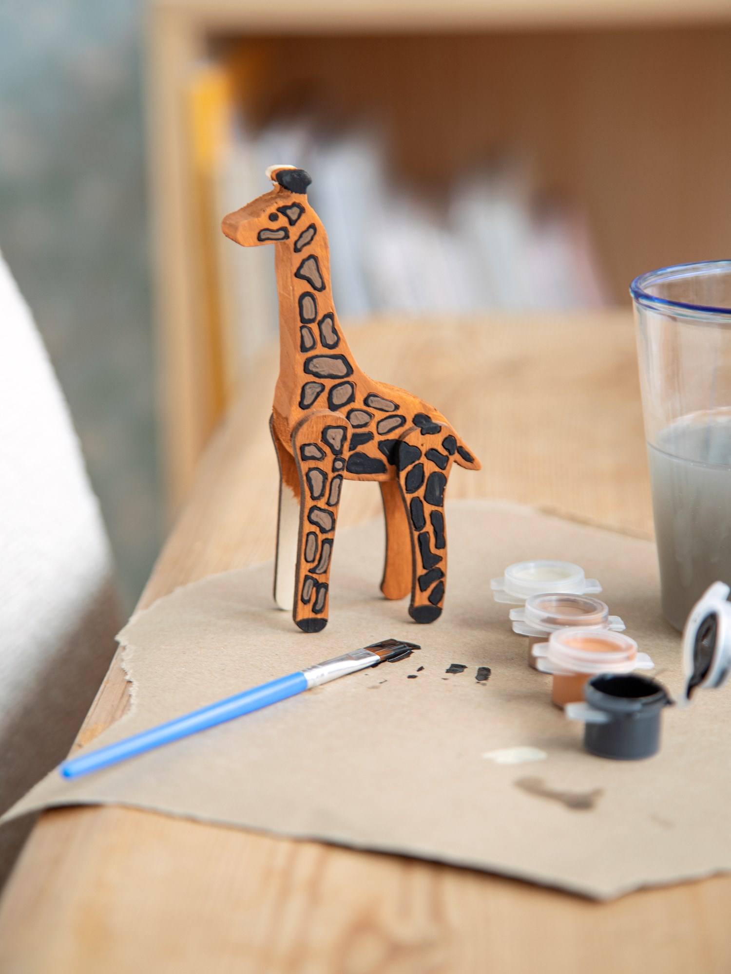 DIY kit giraffe Poplar wood. Paint and brush included.