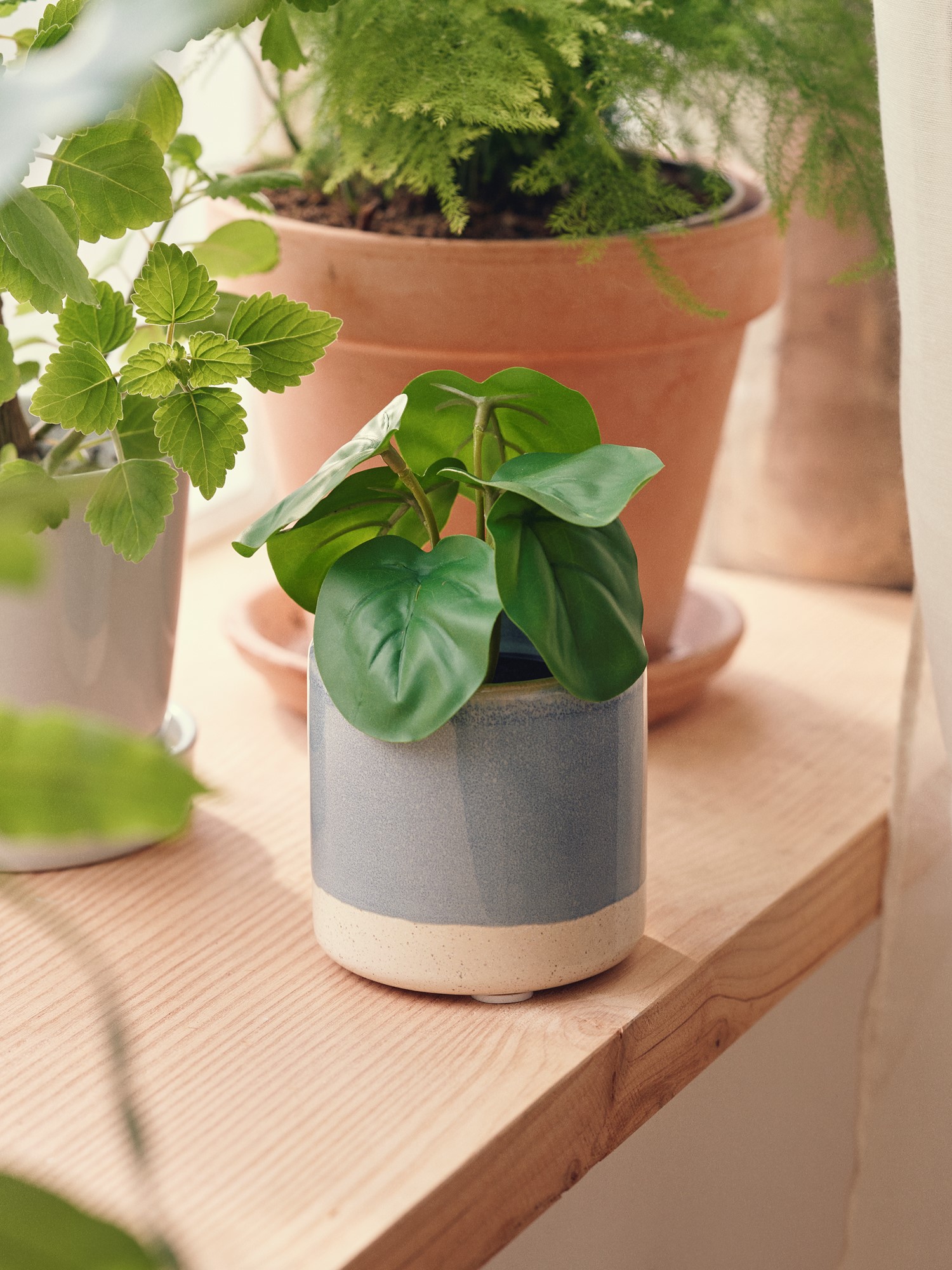 Flowerpot Stoneware. Ø7.5 x 7.5 cm.