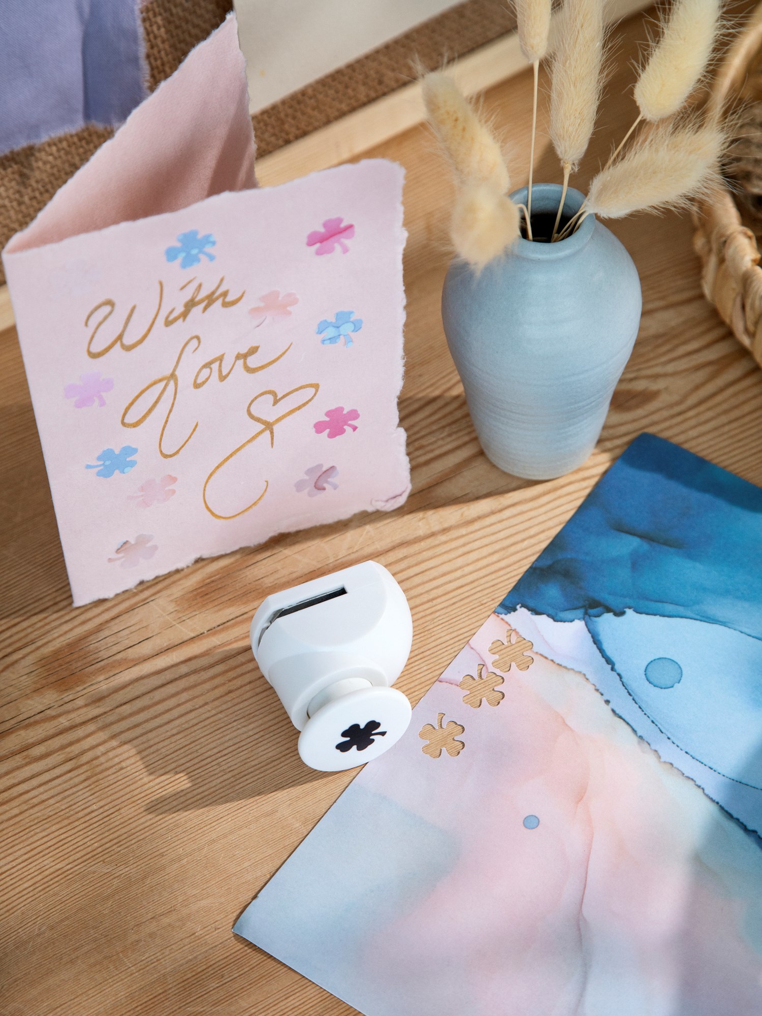 Paper punch Ø1.6 cm.