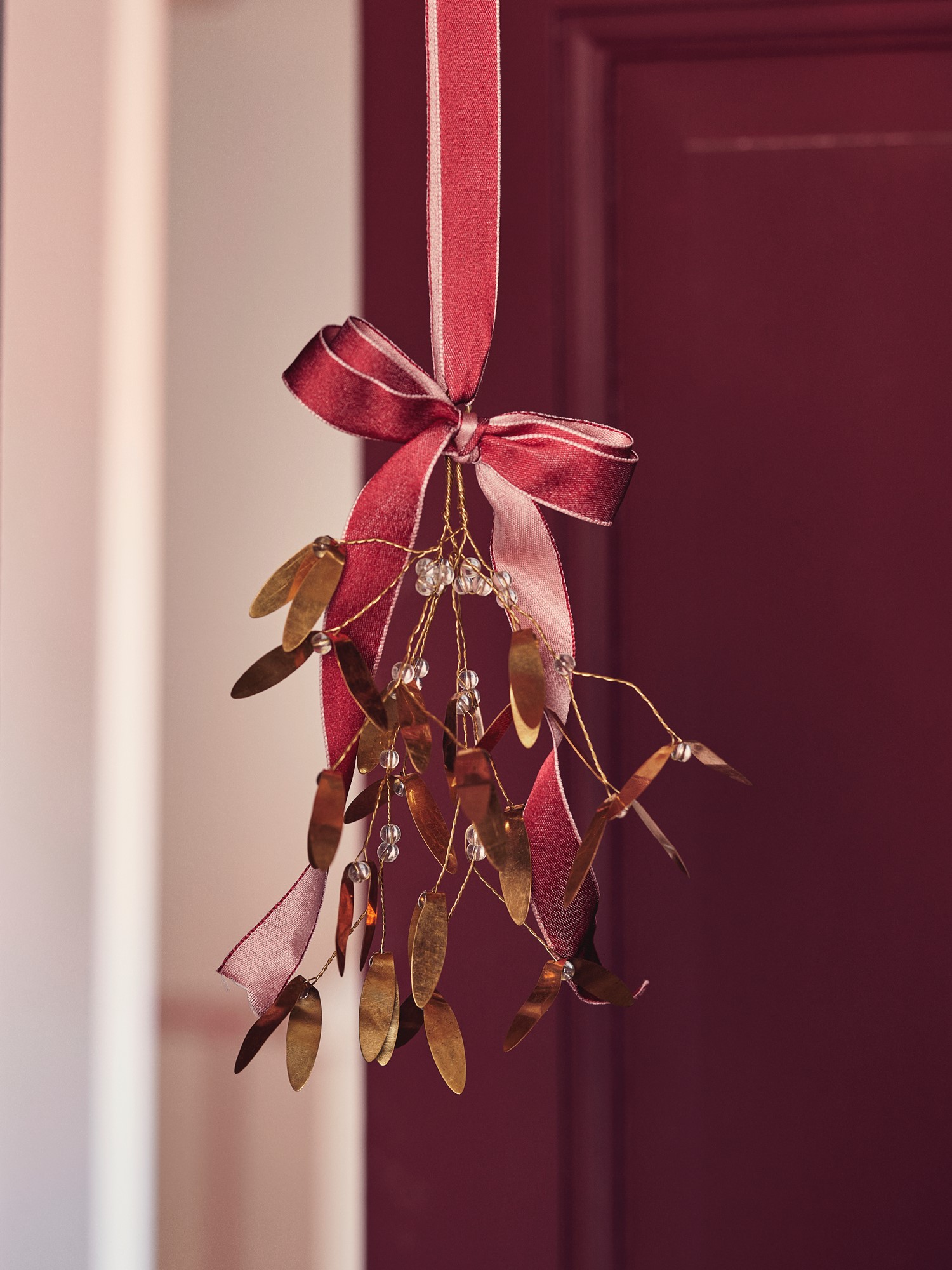 Hanging mistletoe Iron. 25 cm.