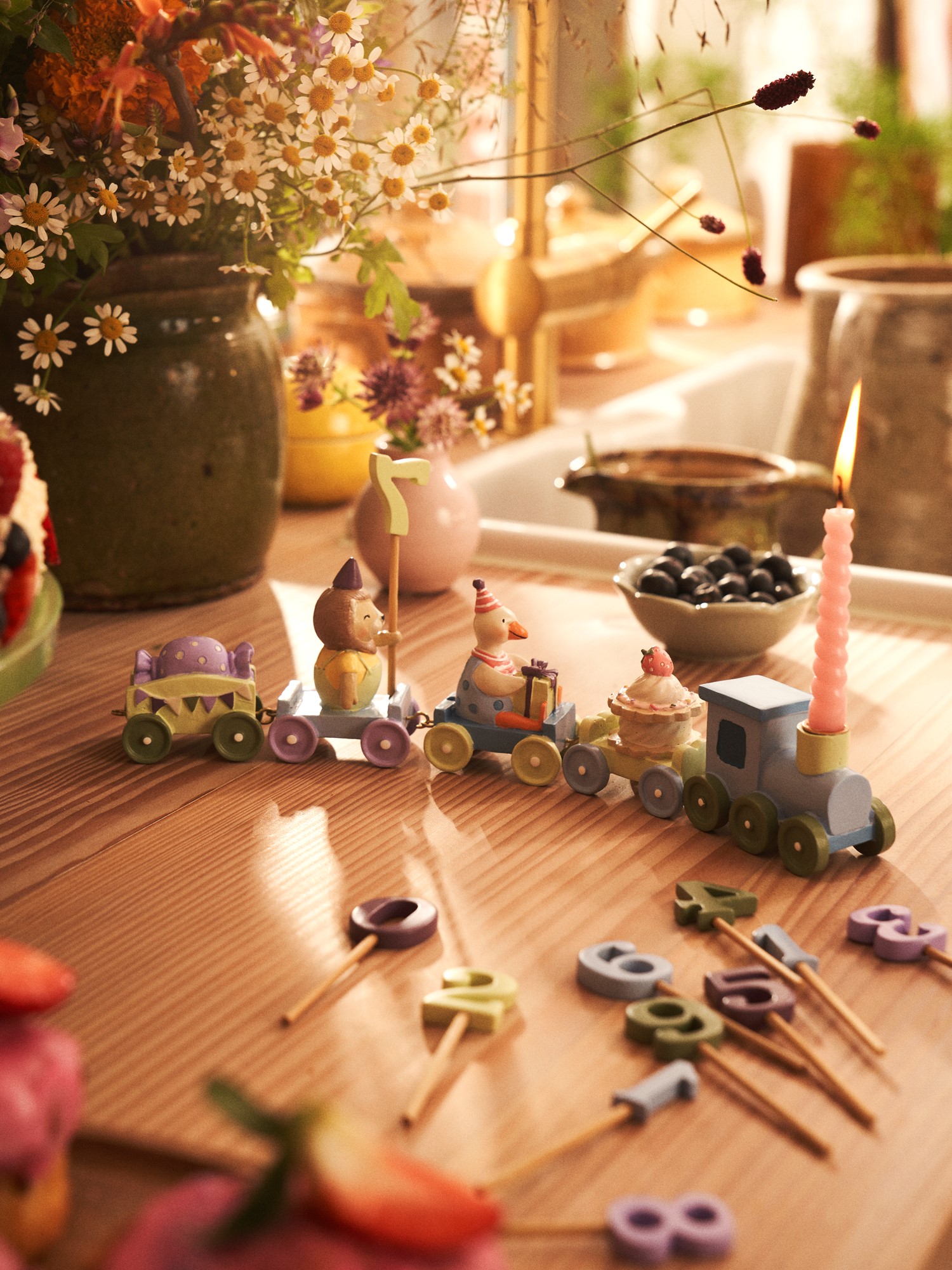 Birthday train with numbers Polyresin. 16 parts.