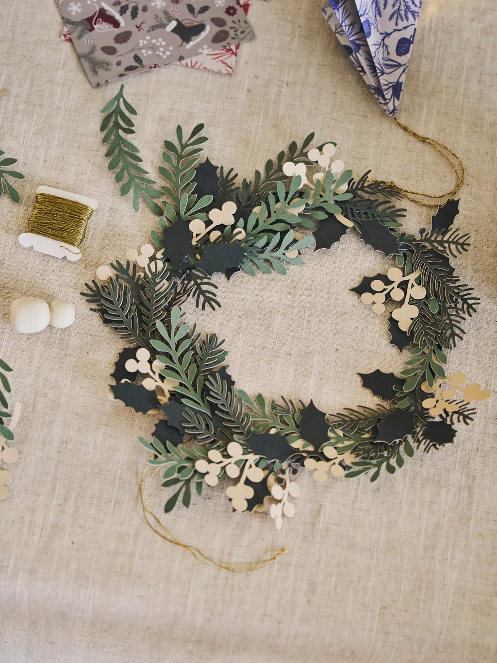 Couronnes en papier DIY