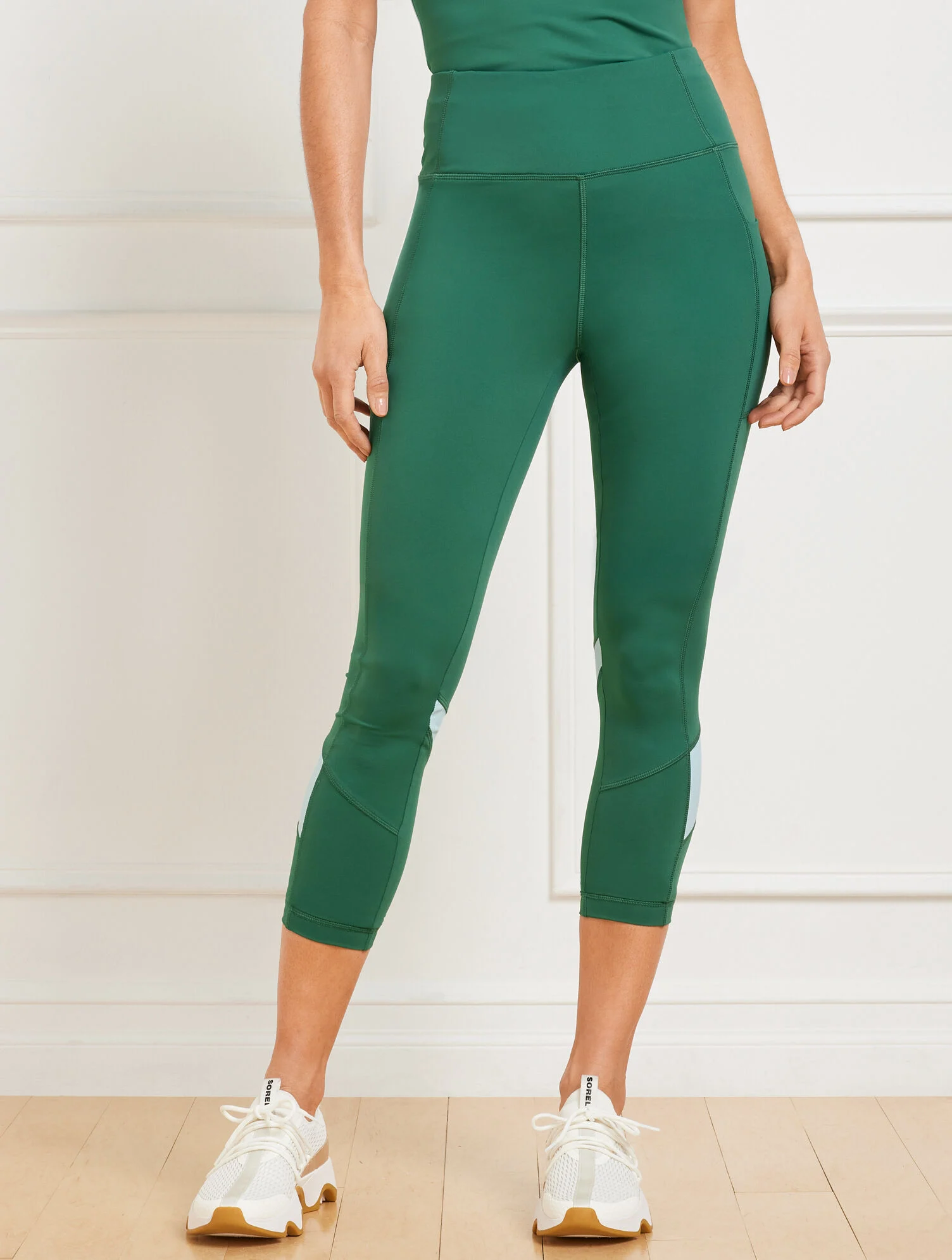 Performance Interlock Capri Colorblock Leggings