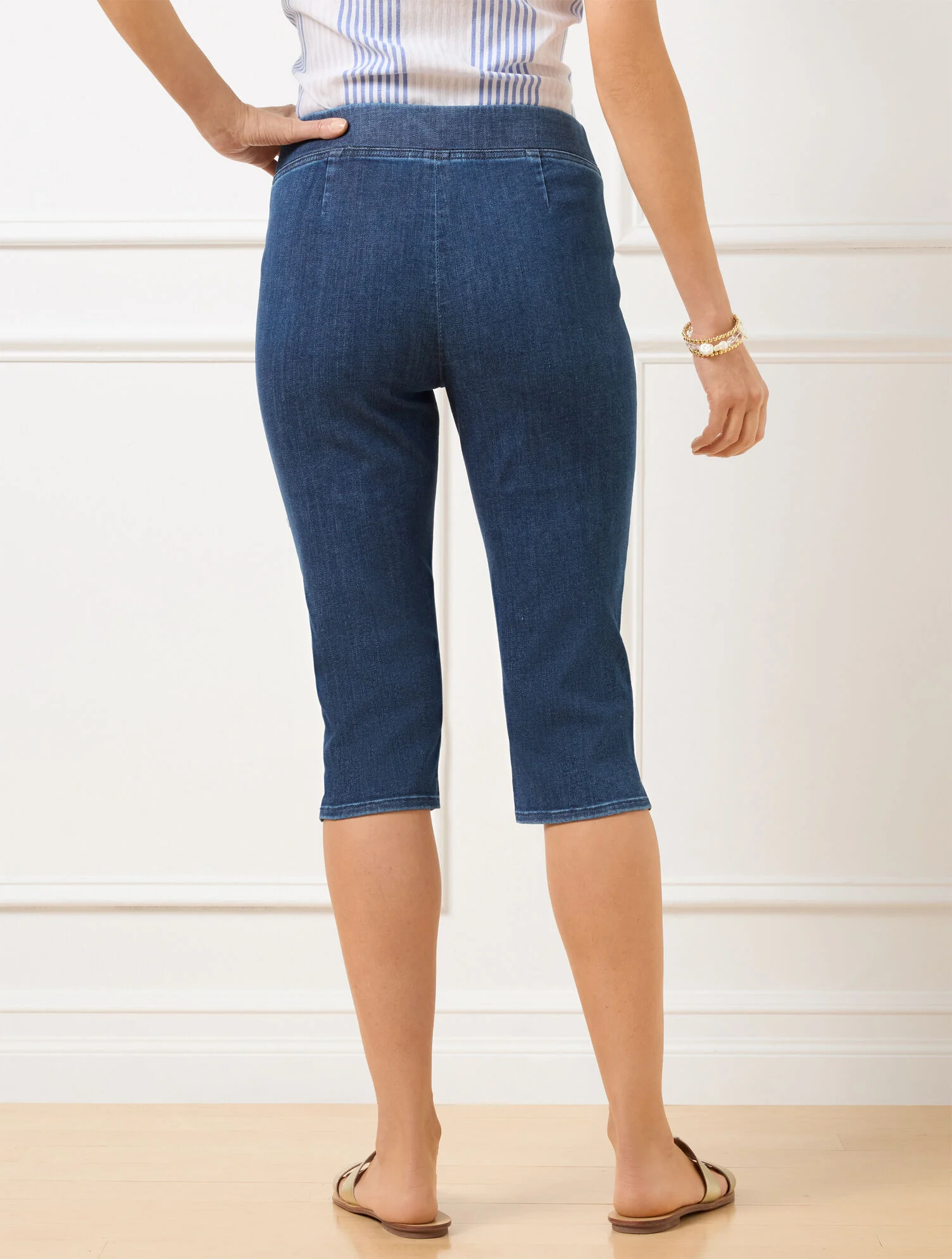Capri Pull-On Travel Jeans - Antonia Wash