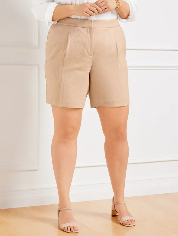Plus Exclusive Textured Stretch Linen Pleated Shorts -7”