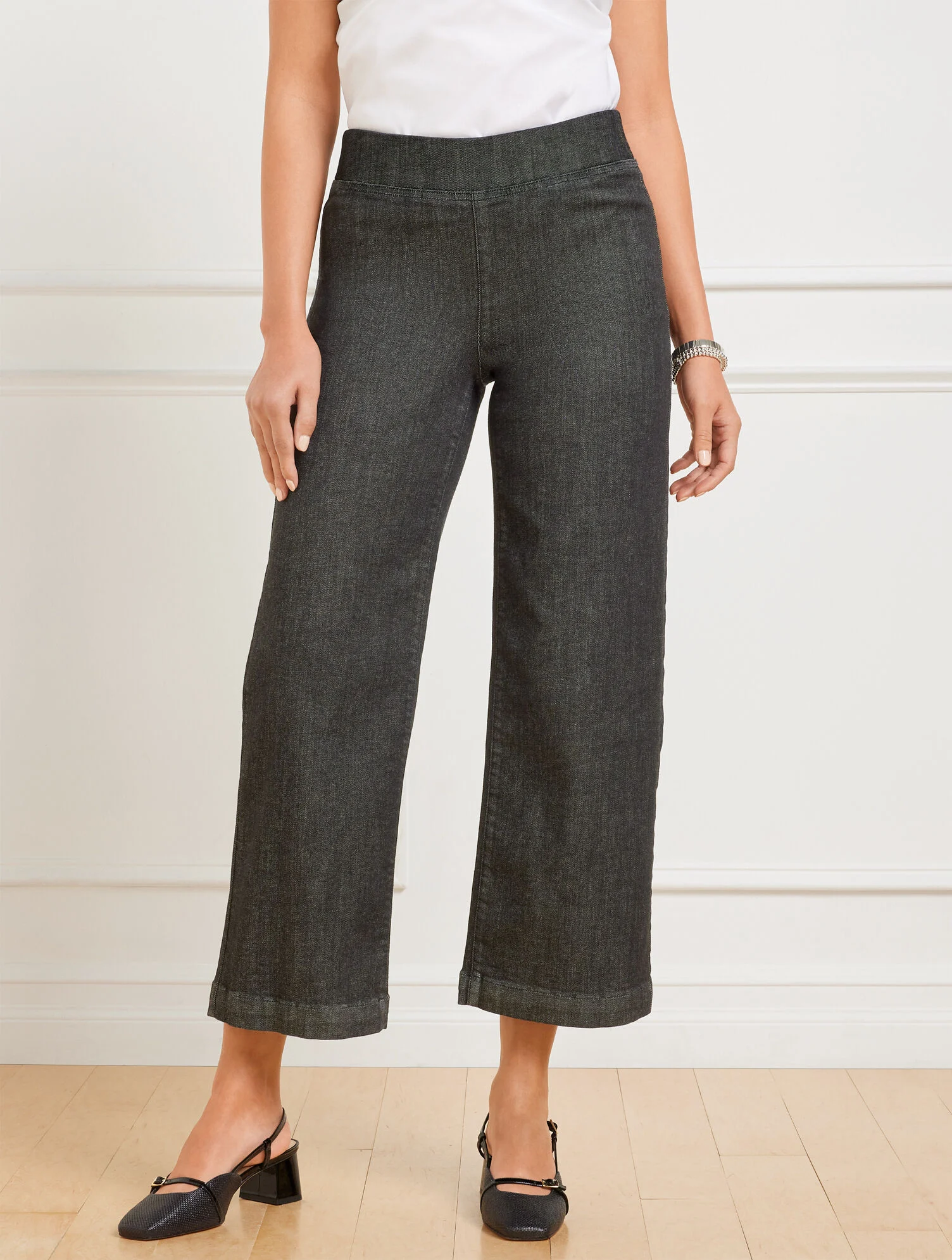 Wide Crop Pull-On Travel Jeans - Crescent Wash