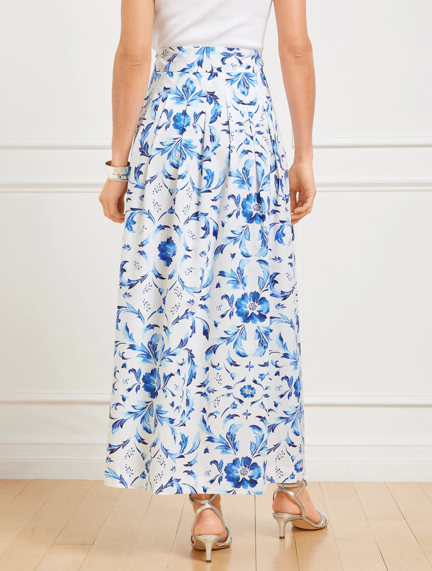 Piper Pleated Patio Skirt - Beautiful Scroll