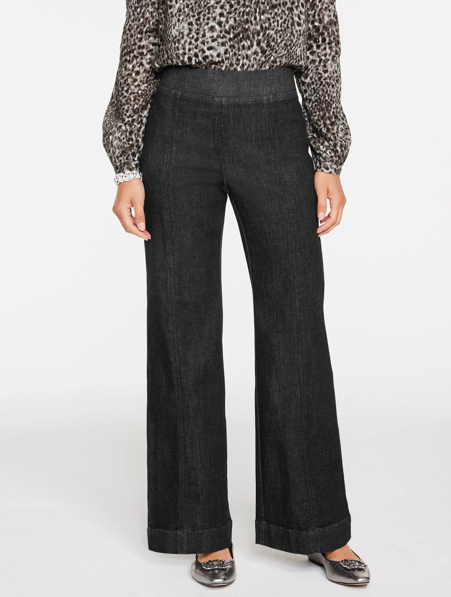 Flare Leg Pull-On Travel Jeans - Crescent Wash