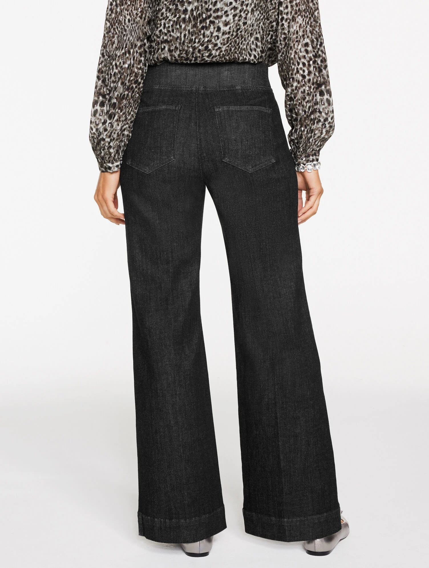 Flare Leg Pull-On Travel Jeans - Crescent Wash