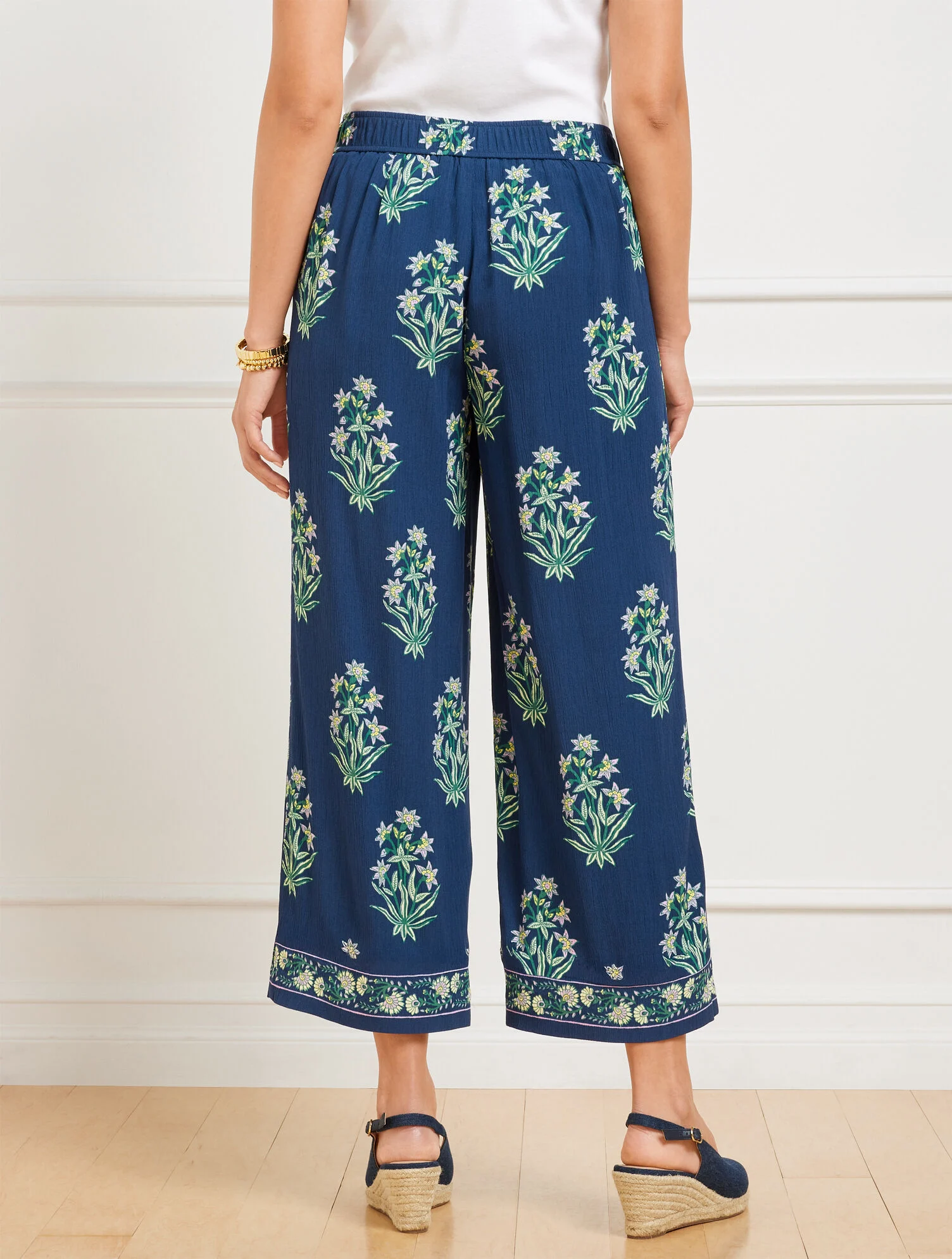 Wide Crop Pull-On Pants - Leafy Floral