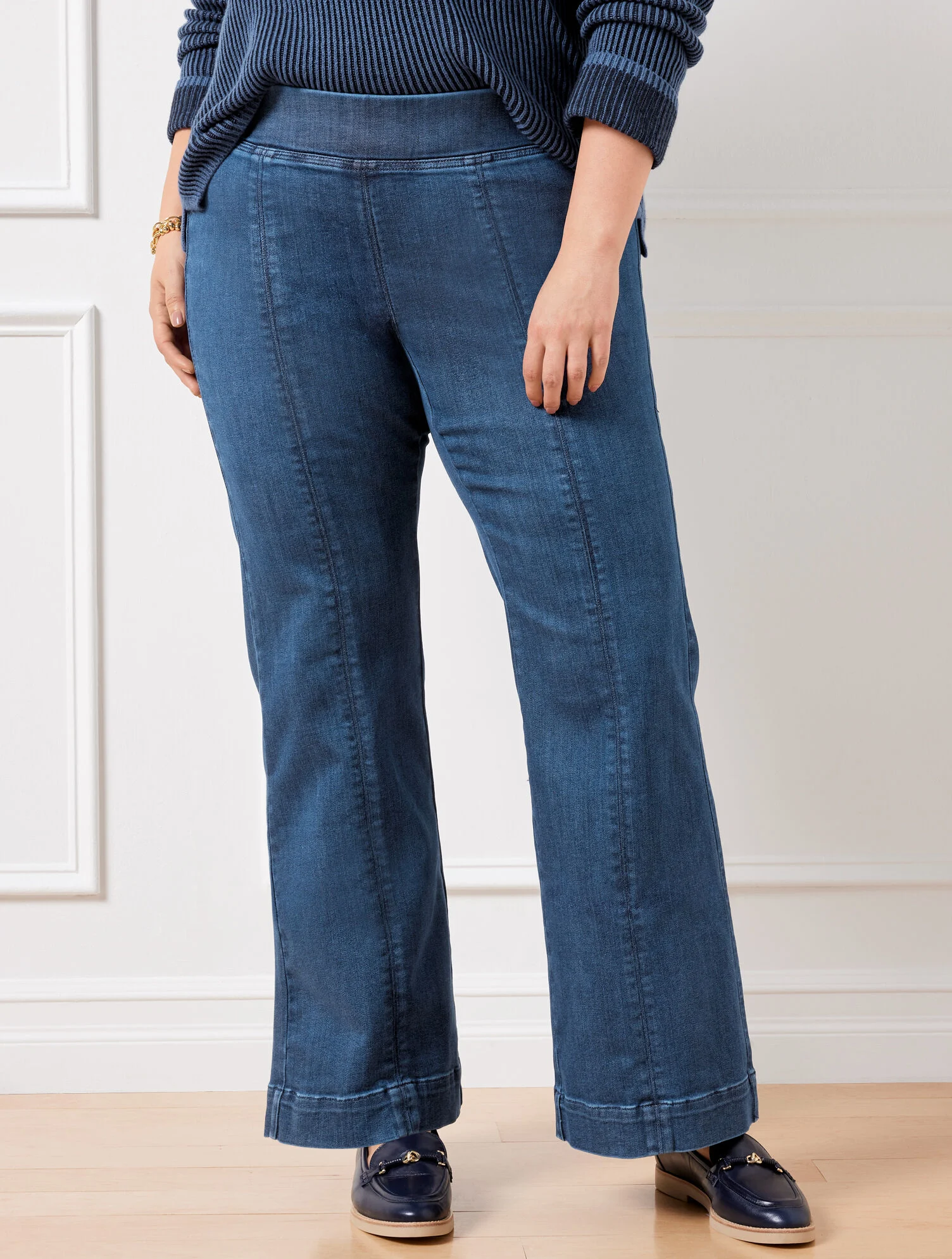 Flare Leg Pull-On Travel Jeans - Hanover Wash
