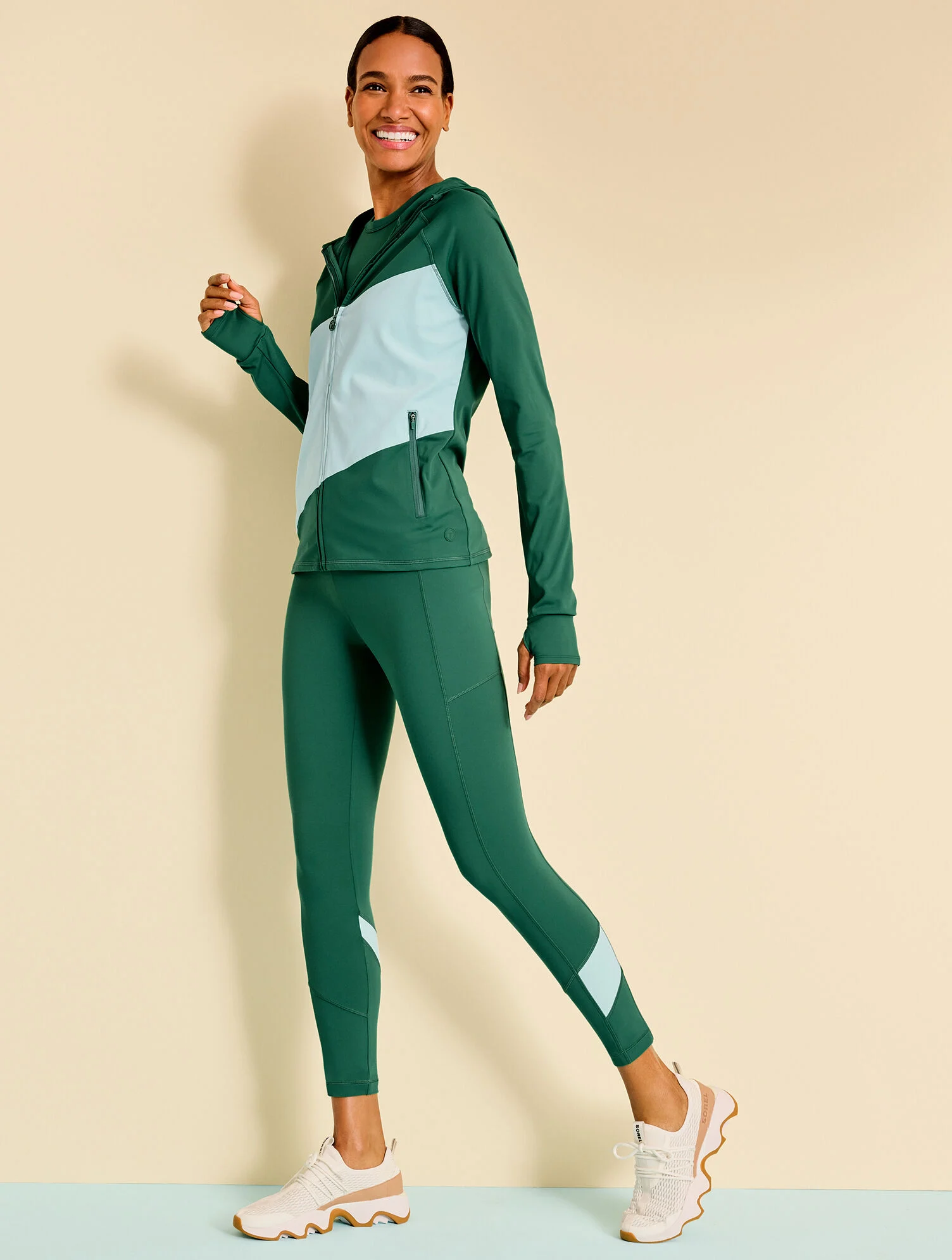 Performance Interlock Capri Colorblock Leggings