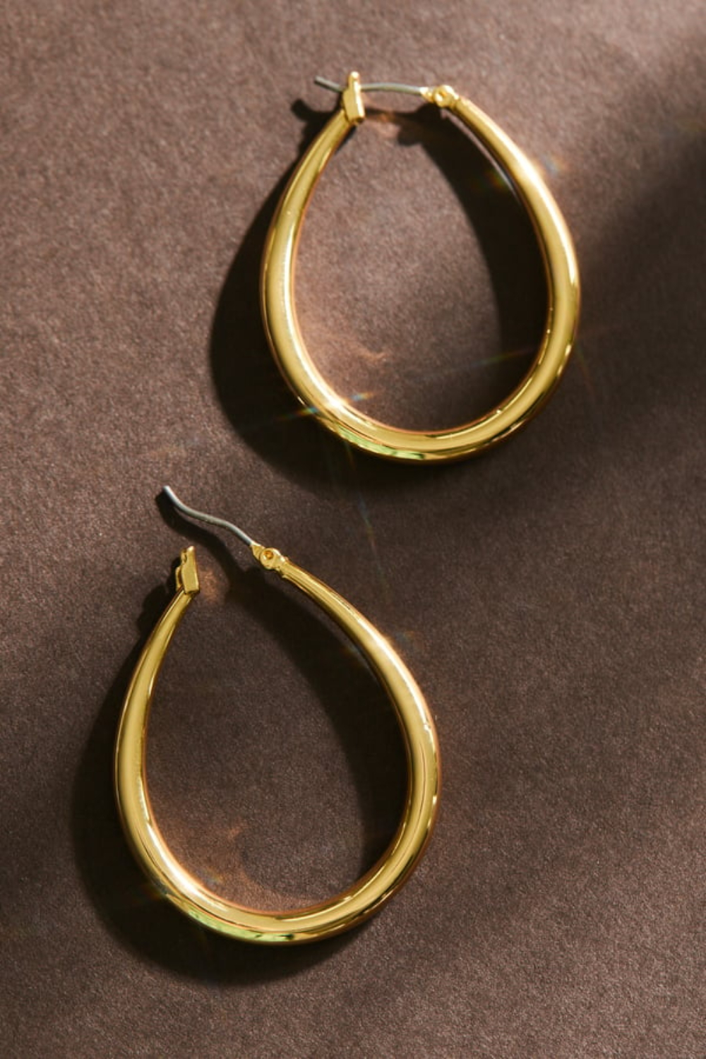 18K Gold Oval Hoop