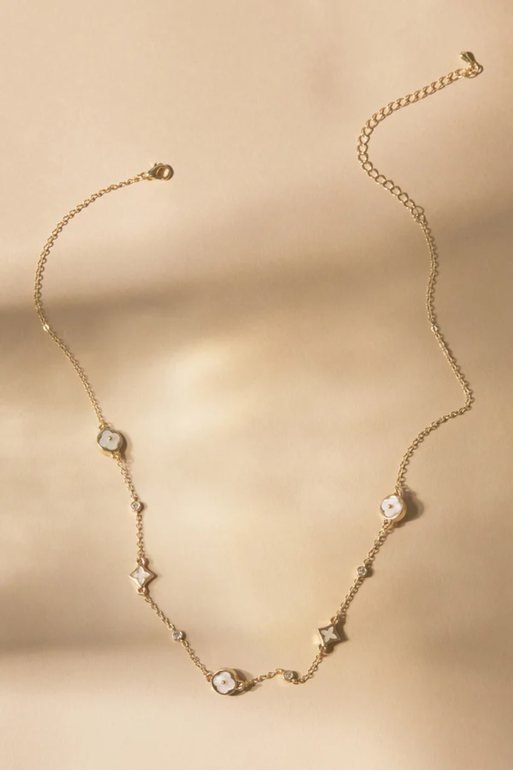 Mother of Pearl Diamond Clover Choker