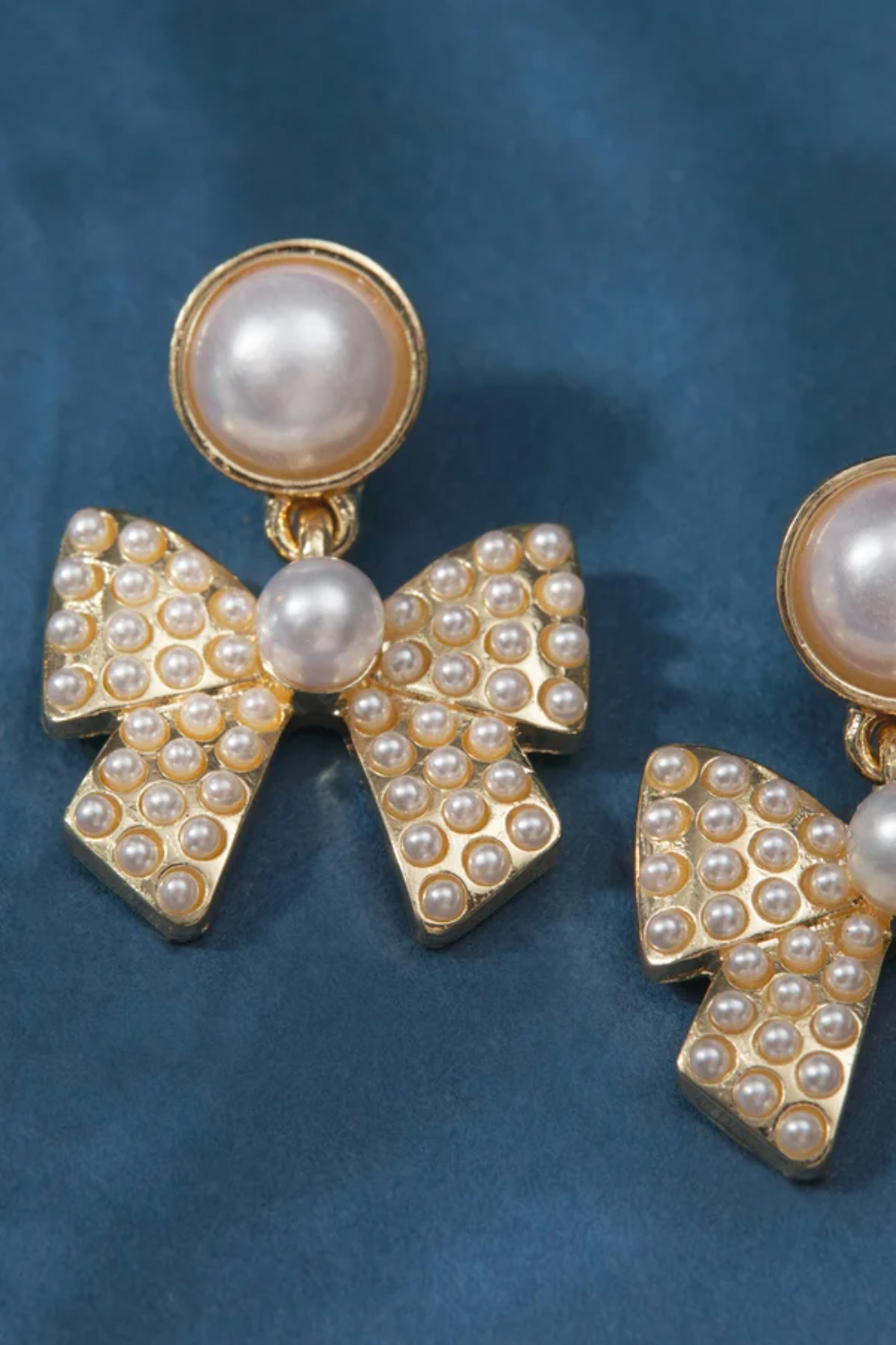 Pearly Bow Dangle Earring