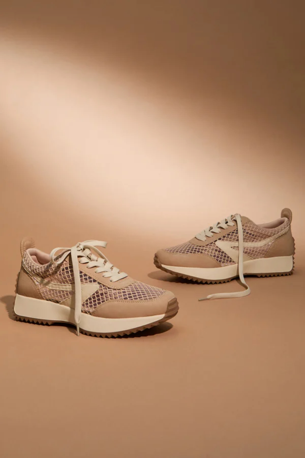 Bynx Sneaker By Dolce Vita