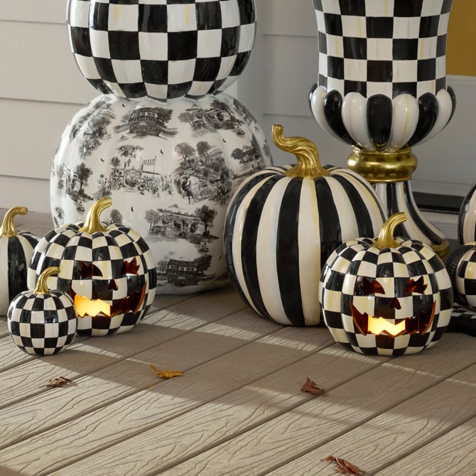 Courtly Check Illuminated Jack O' Lantern