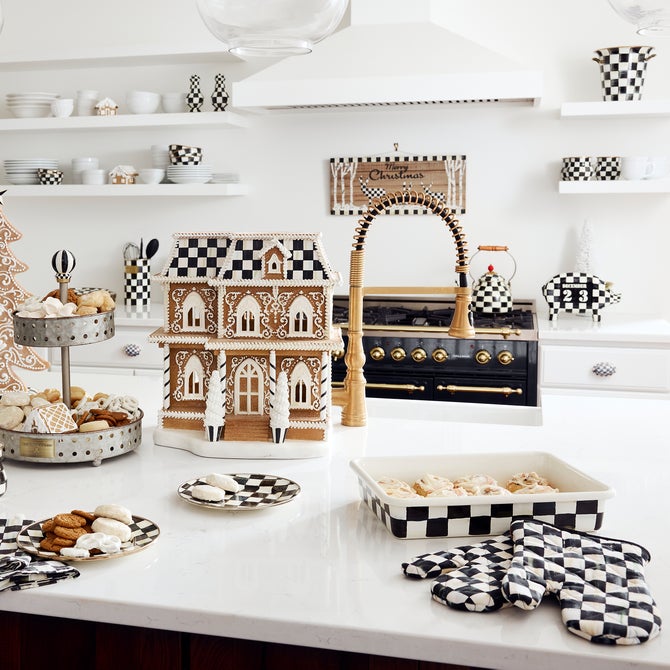 Courtly Check Baking Set