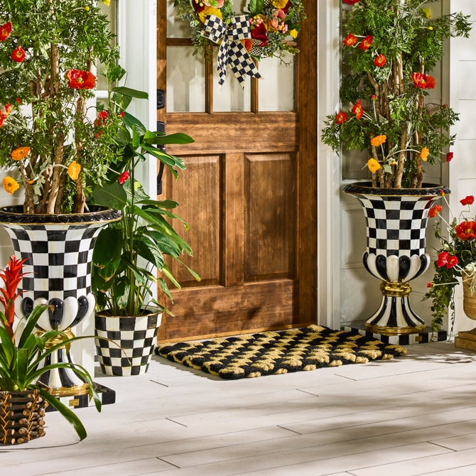 Courtly Check Pedestal Urn