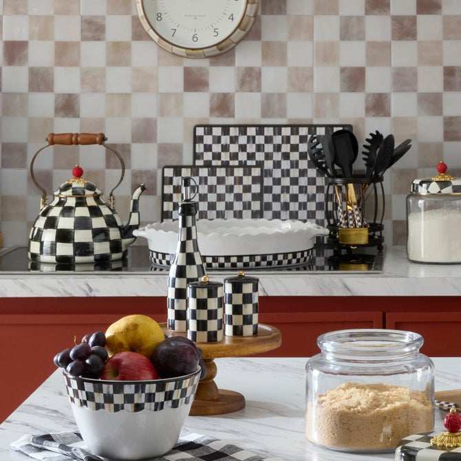 Courtly Check Everyday Large Oval Baker